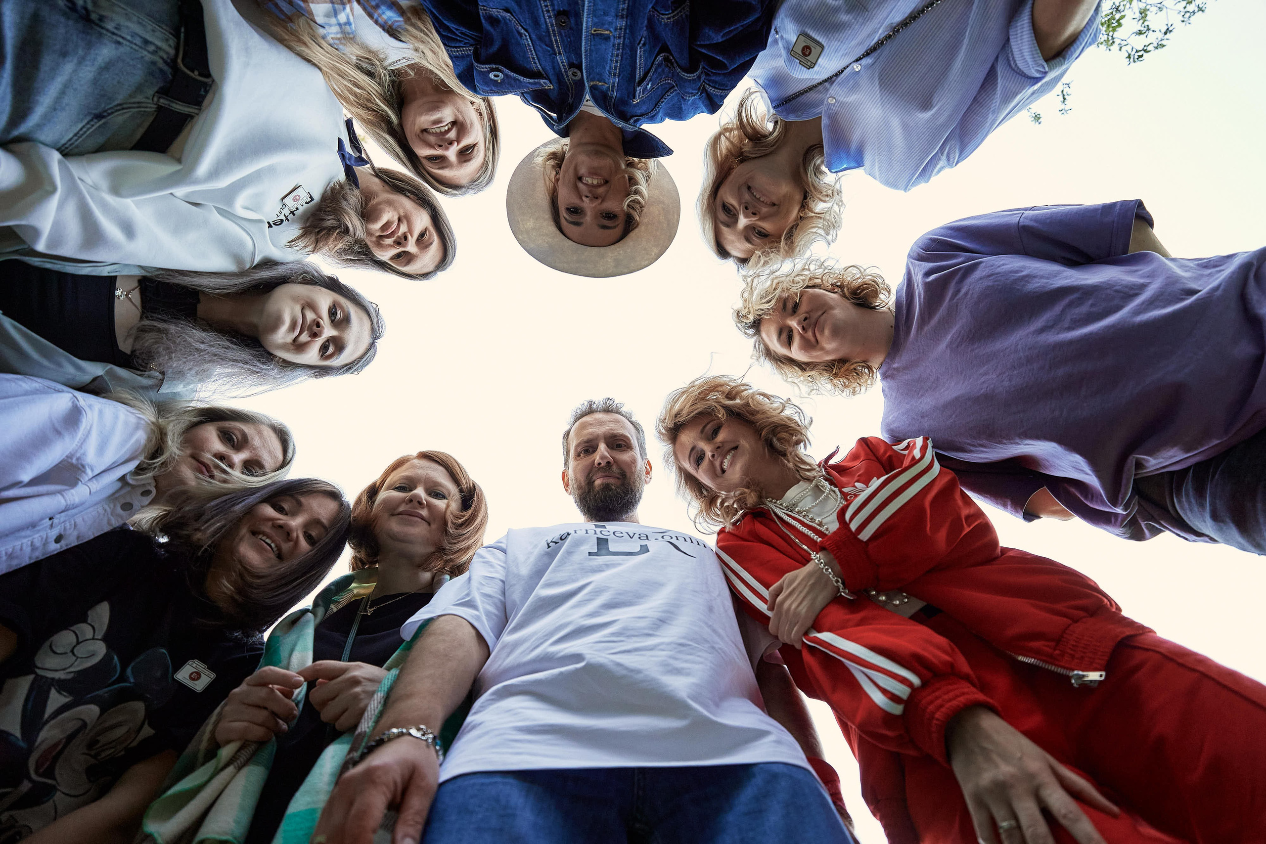 Выпускной Karneeva.online 2024. Репортажный и семейный фотограф Ухова Наталья в Москве