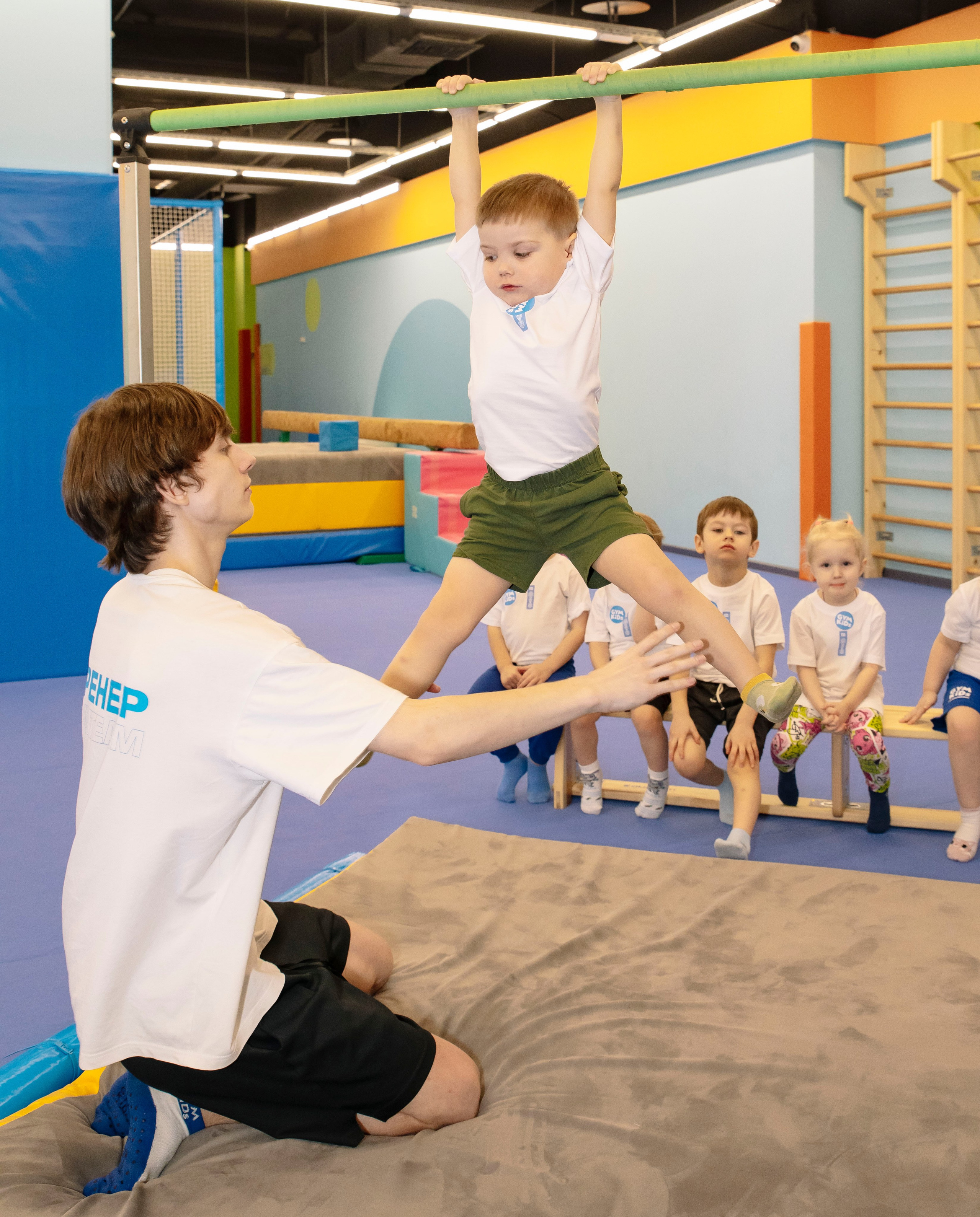 Соревнования по гимнастике в Gymkids Чертаново. Профессиональный фотограф в Москве | Заказать фотосессию и съемку