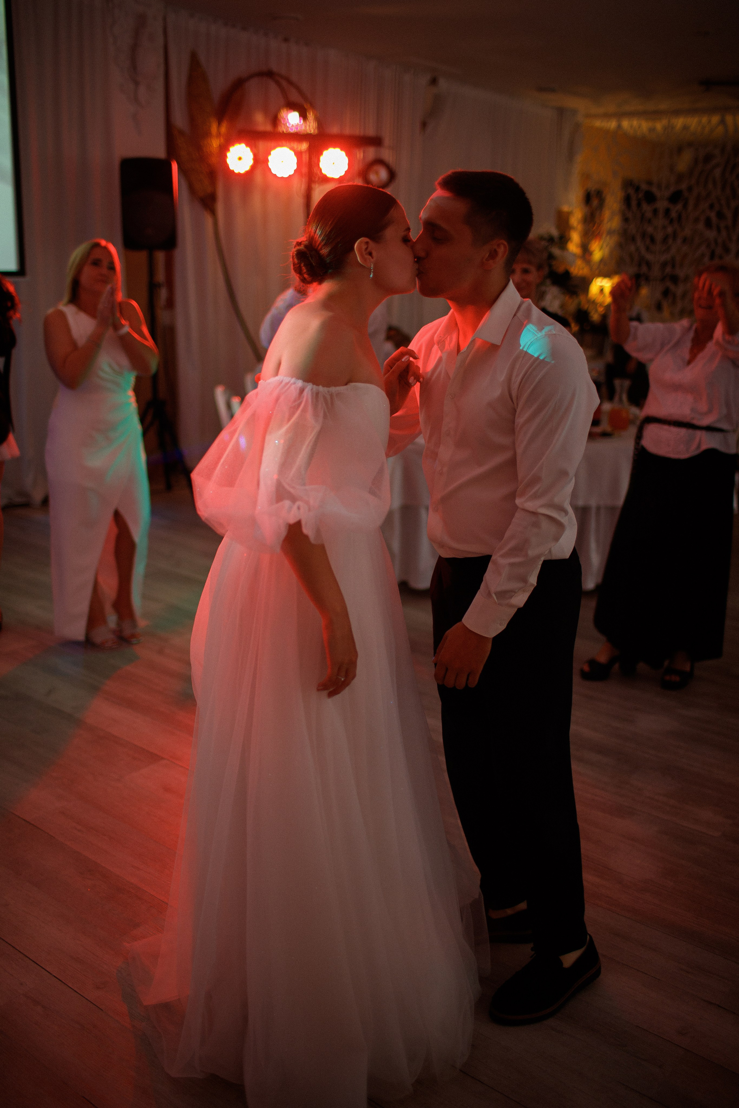 Vlad & Nadya (Saint-Petersburg, Russia). Destination wedding photographer Peter Letu