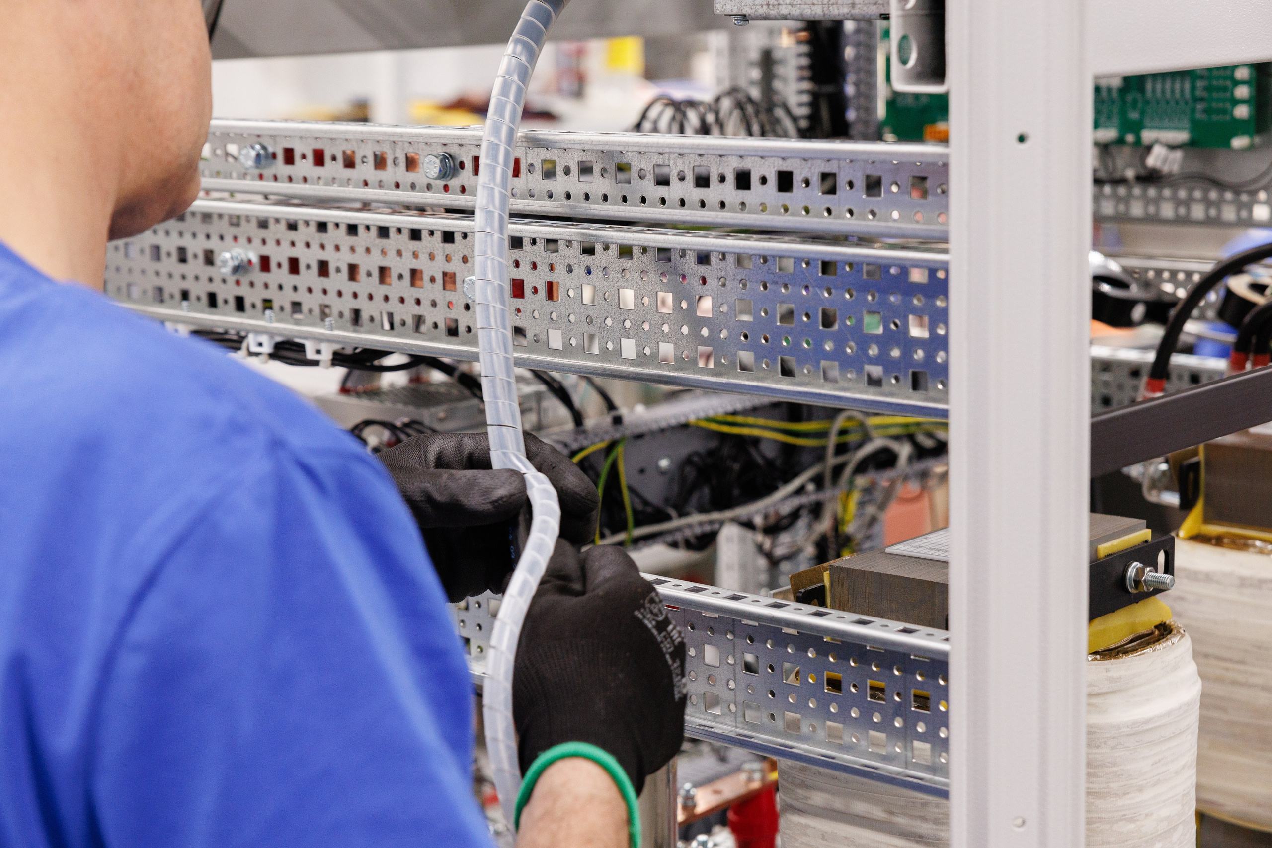 Вольтаг — Экскурсия по производству. Контент для бизнеса в Екатеринбурге Полдень Медиа