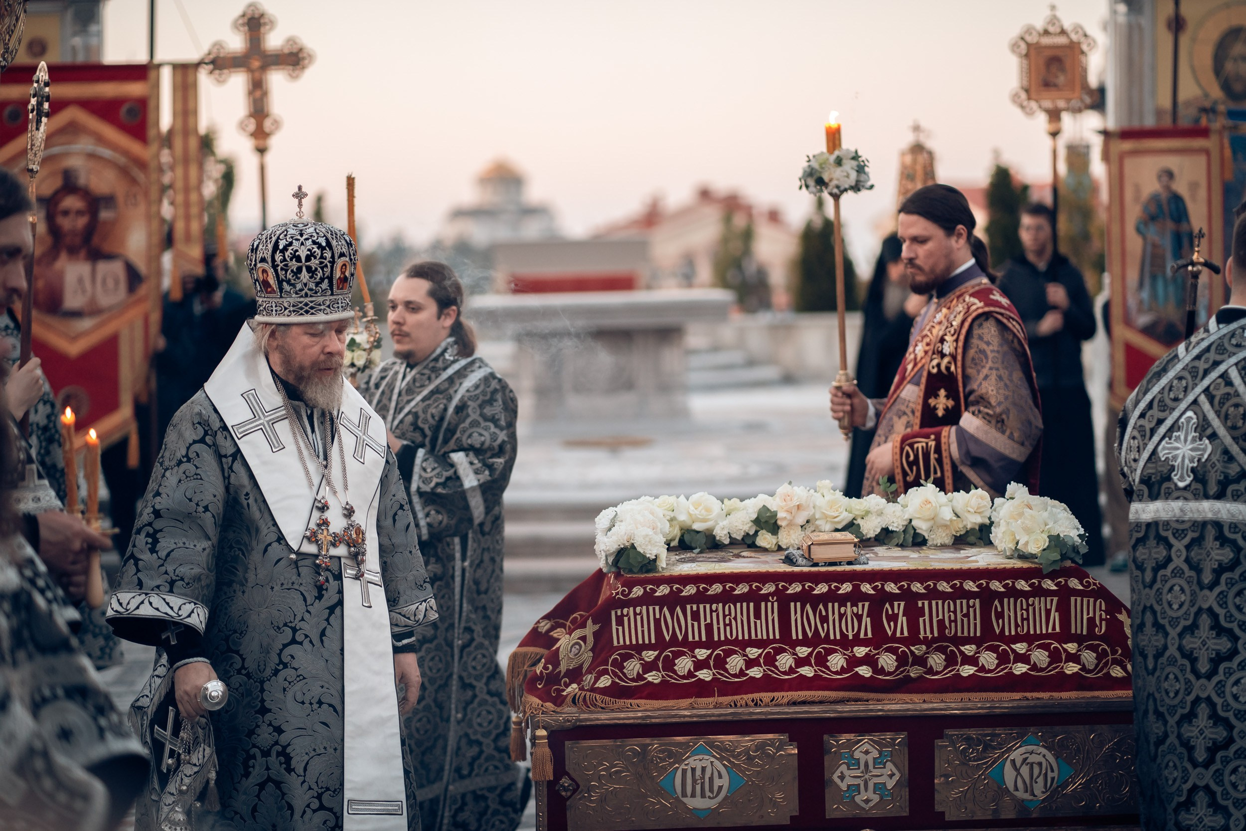 Богослужение Великой пятницы в Херсонесском монастыре Севастополь. Церковный фотограф Севастополь