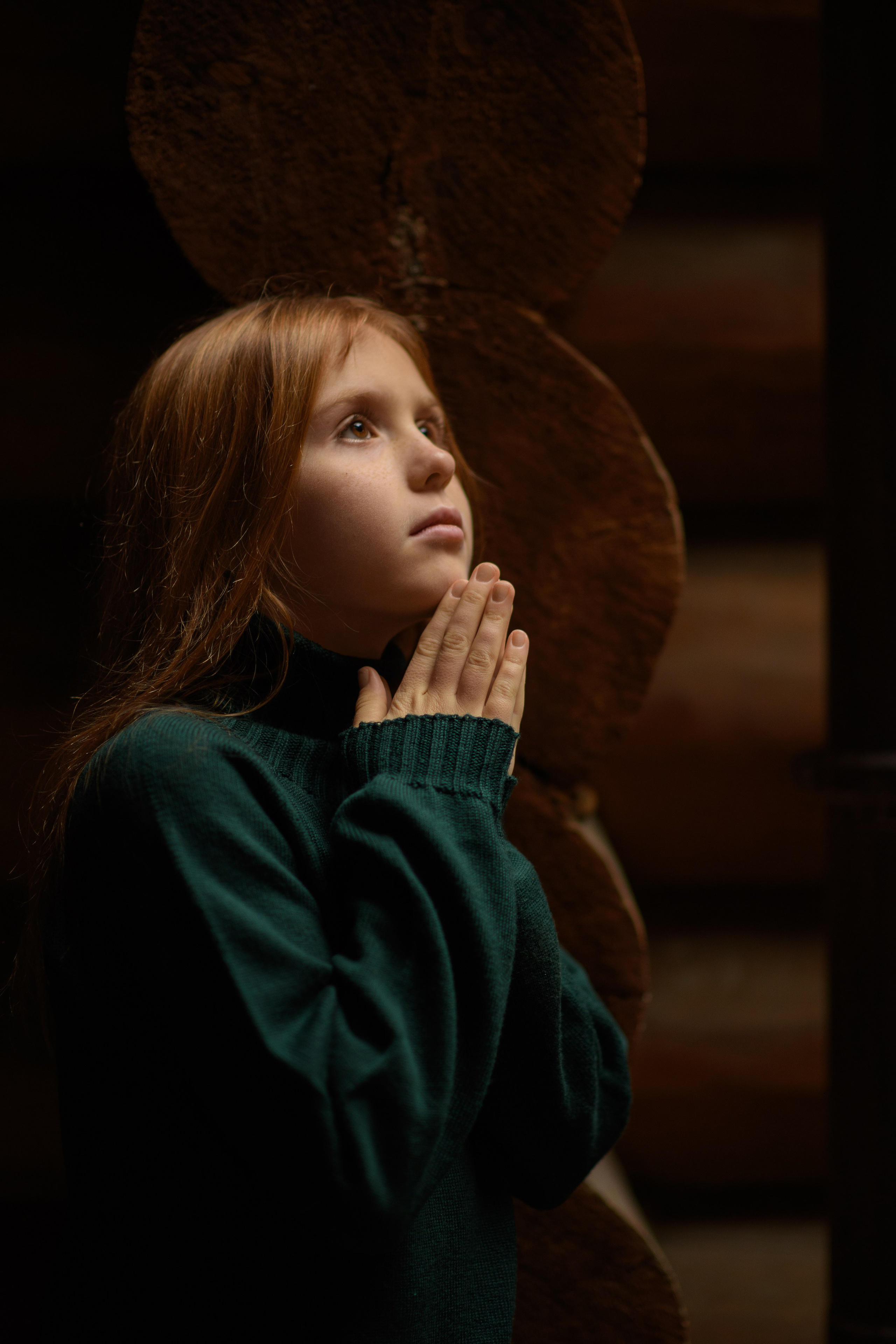 Фотосессия рыжей девочки-подростка в Коломенском. Главная