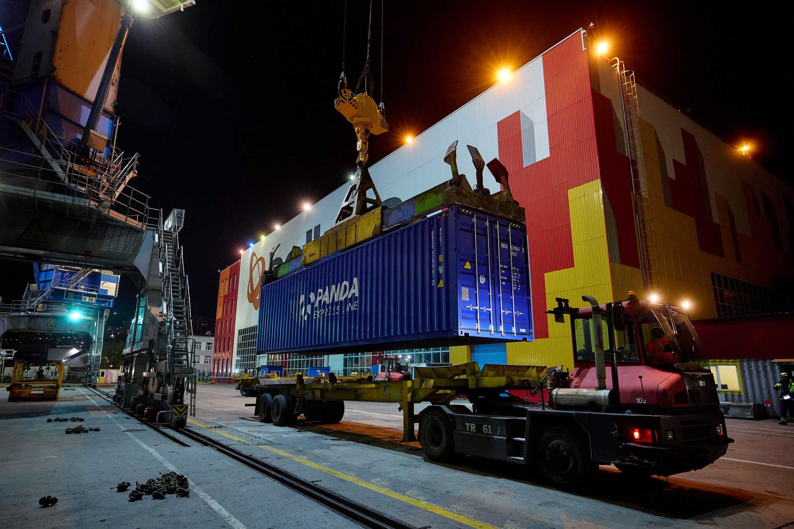 Фотограф репортаж Владивосток репортажная съёмка Приморский край фотосъёмка промышленность бизнес производство судно порт аэросъёмка