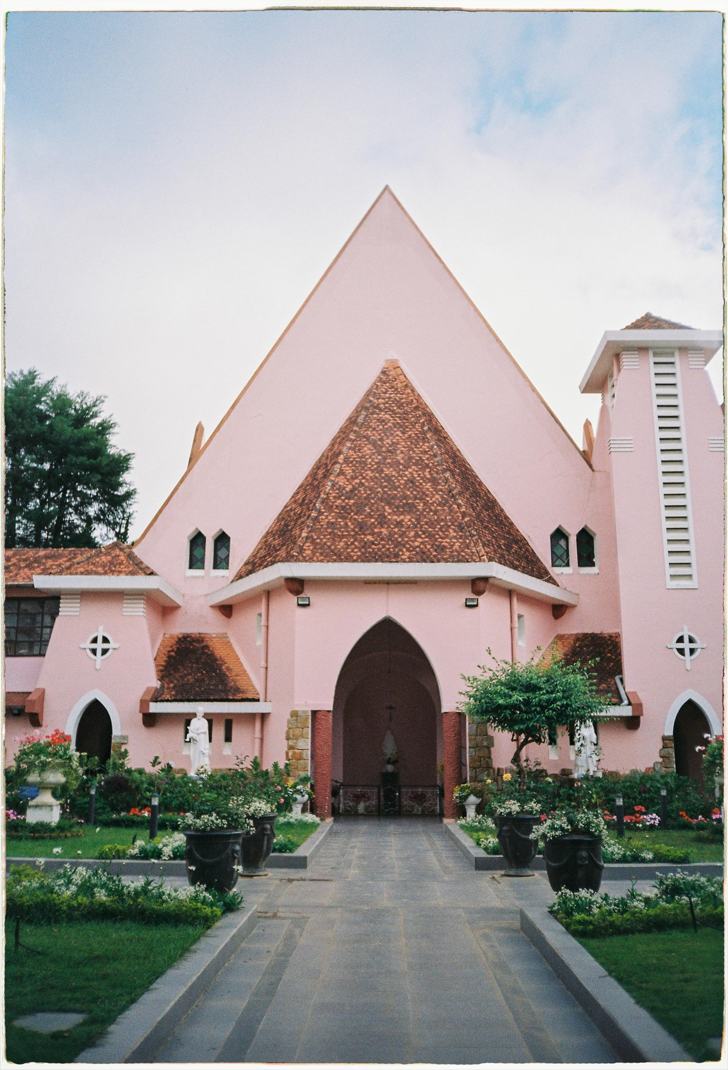 Dalat 2024. Film Photographer in Da Nang, Vietnam — Tanya Parfenteva