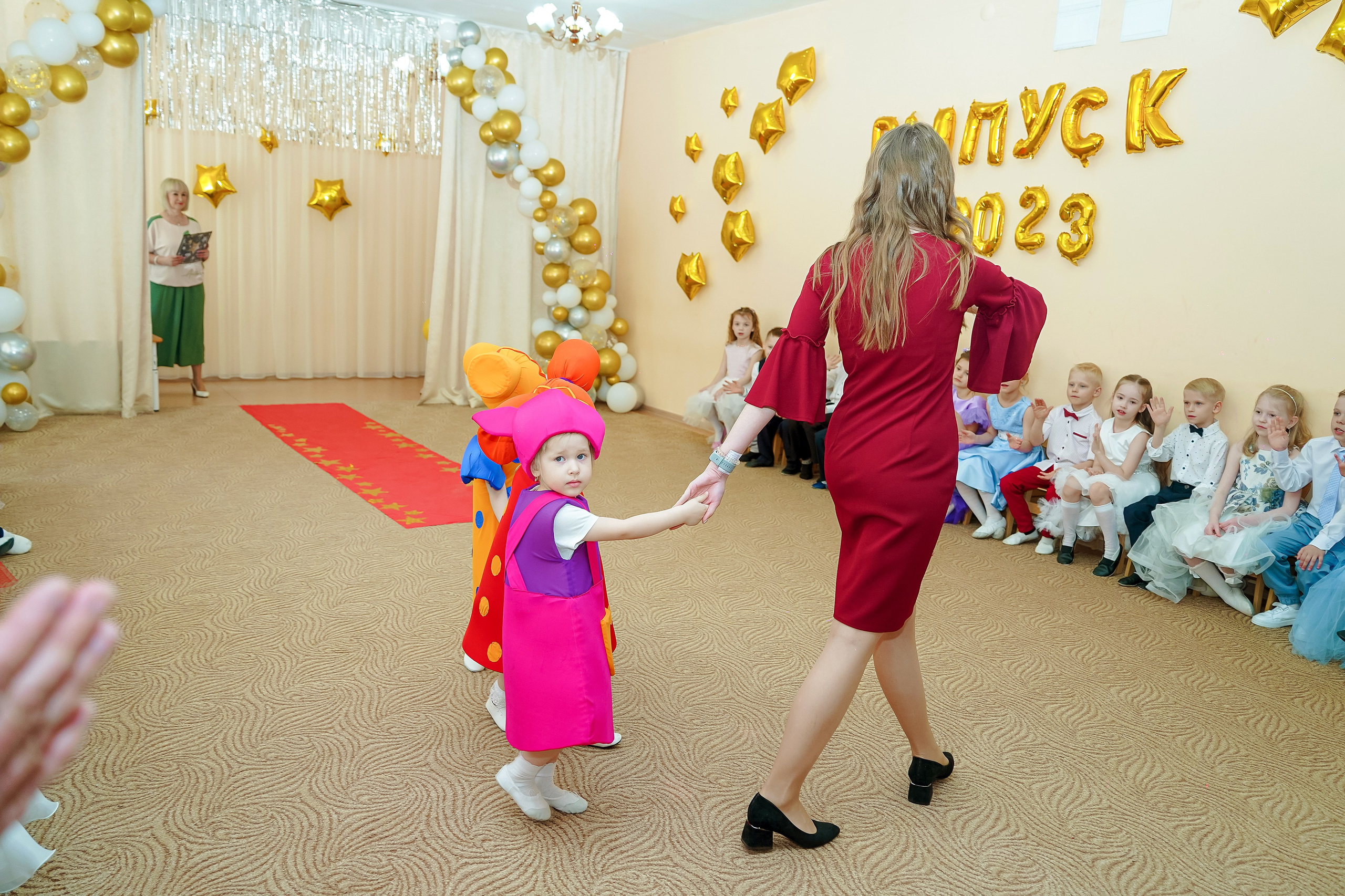 Фотосъемка видеосъёмка фотограф видеооператор новогодних утренников  в. Фотограф, видеооператор Нина Коршунова