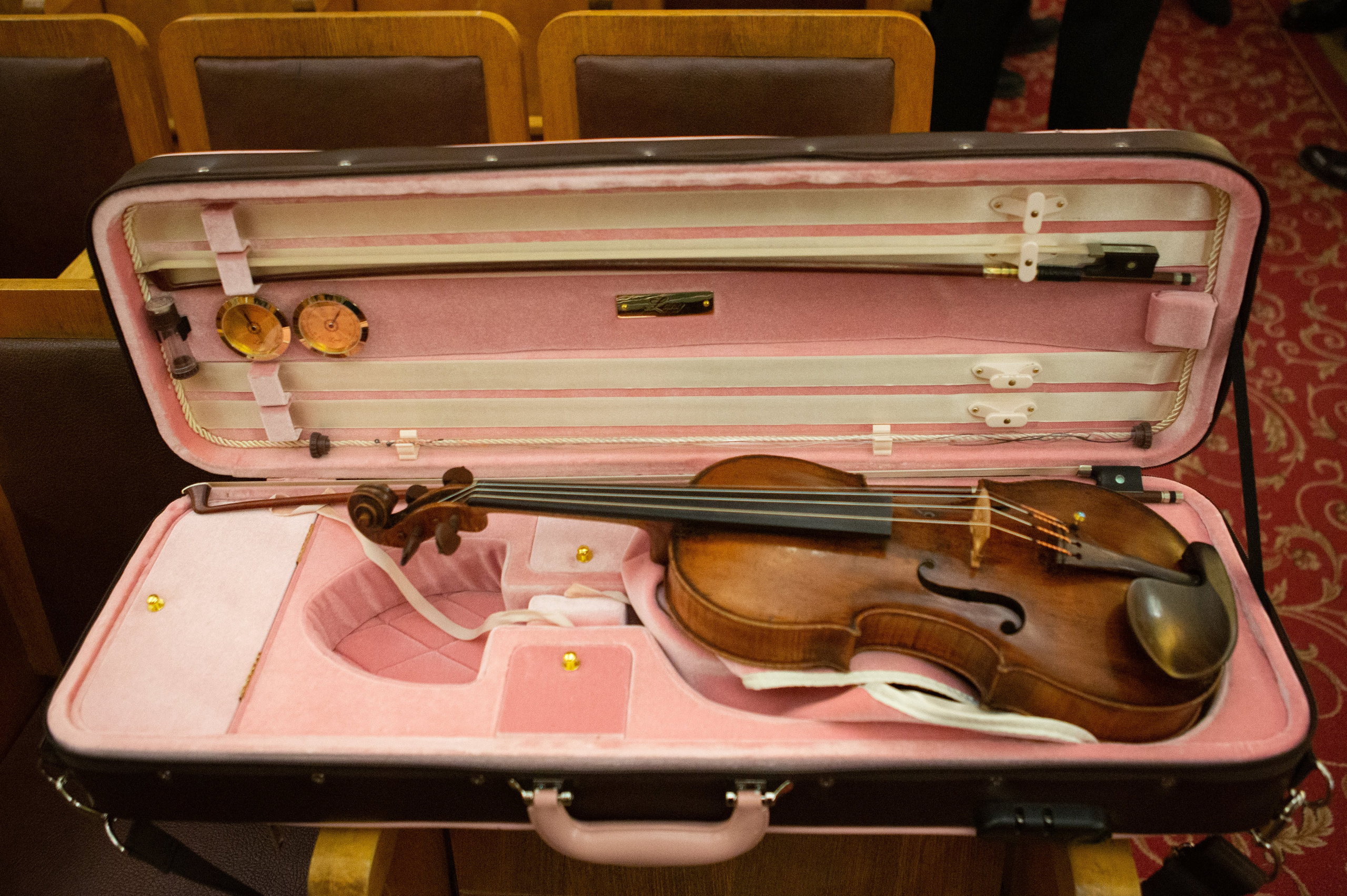 Жизнь в футляре. Профессиональный репортажный и студийный фотограф в Москве