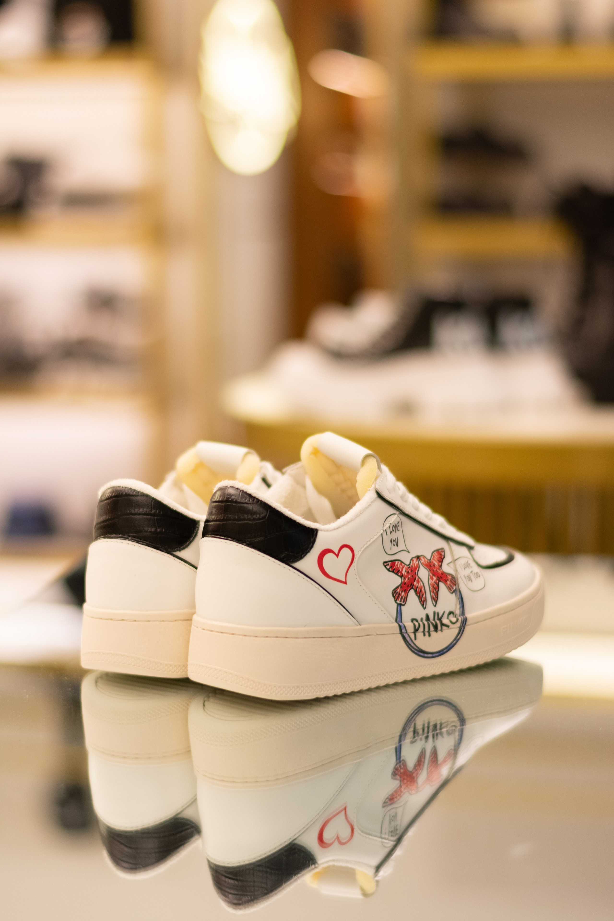 Для организаций. Предметная фотосессия для обувного магазина Capsula. Фотограф/видеограф Богдан Голованов