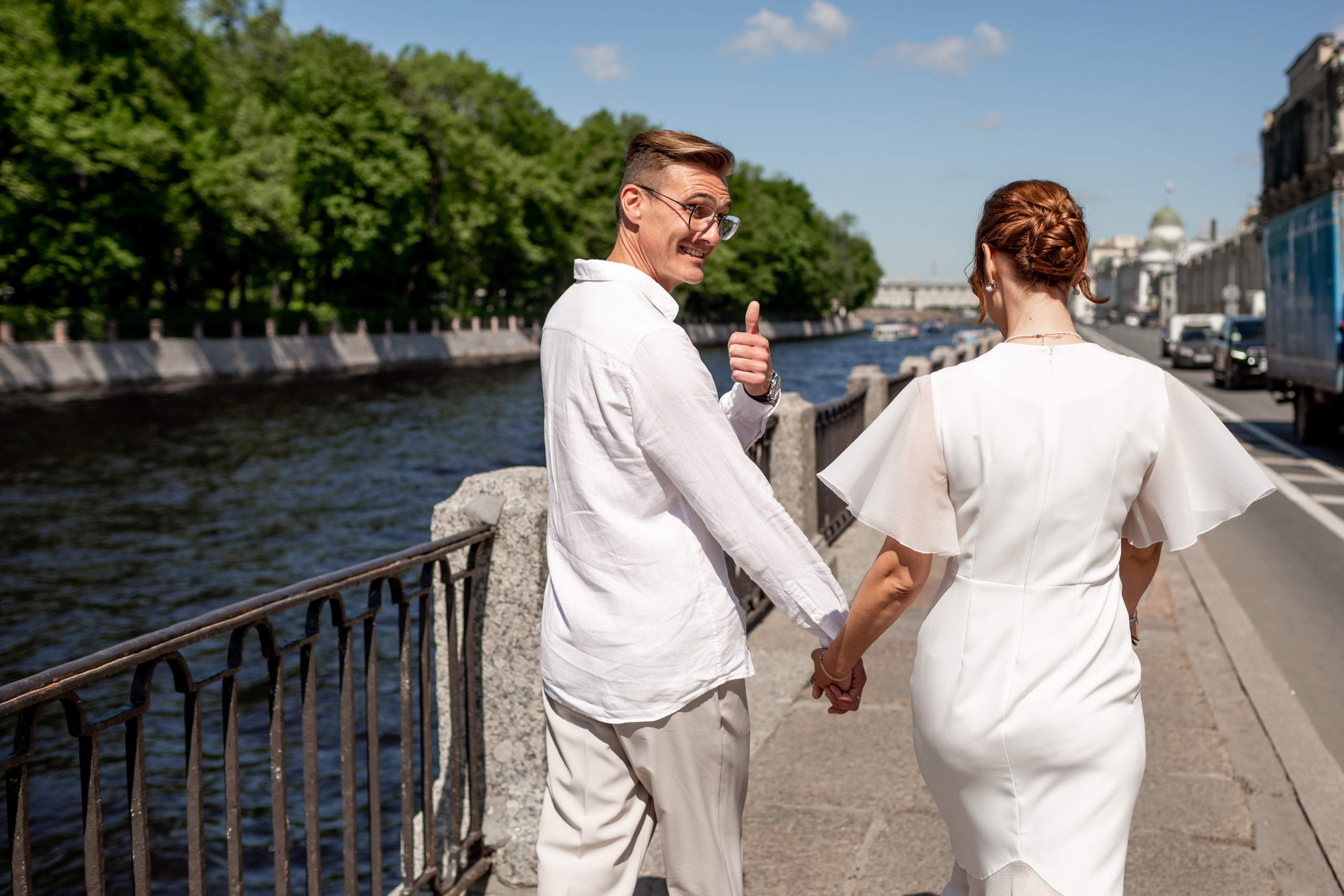 Свадебная фотопрогулка по улицам Петербурга. Свадебный фотограф Кирилл Белый