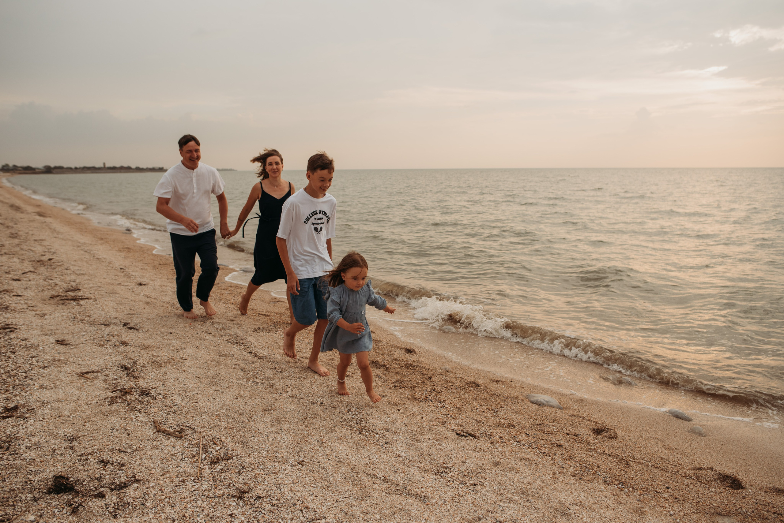 Прогулка на косе. Детский и семейный фотограф выпускной альбом Приморско-Ахтарск