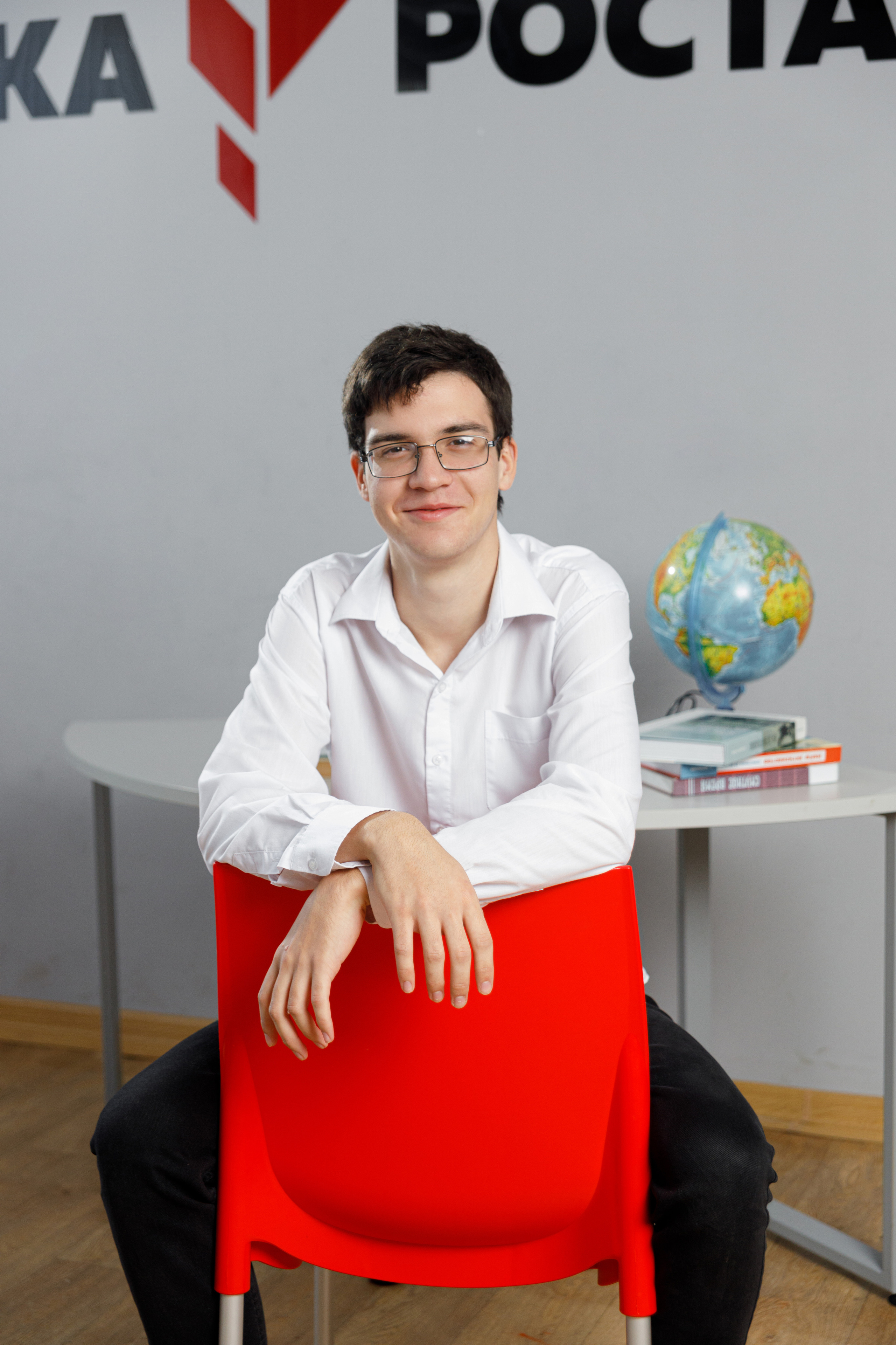 Выпускные альбомы для 9 и 11 класса. Выпускные альбомы в Крыму, Севастополе и Симферополе