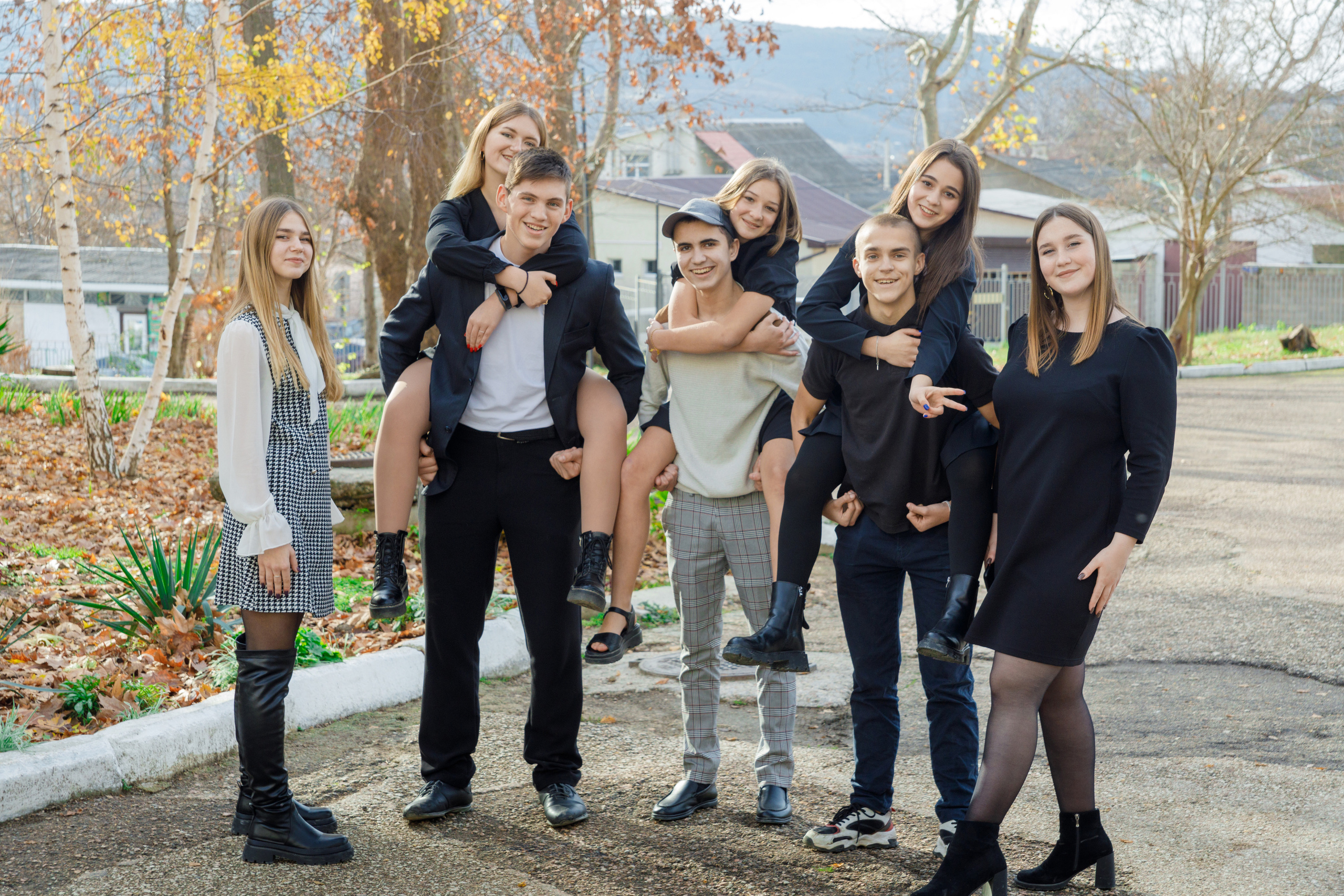 Выпускные альбомы для 9 и 11 класса. Выпускные альбомы в Крыму, Севастополе и Симферополе