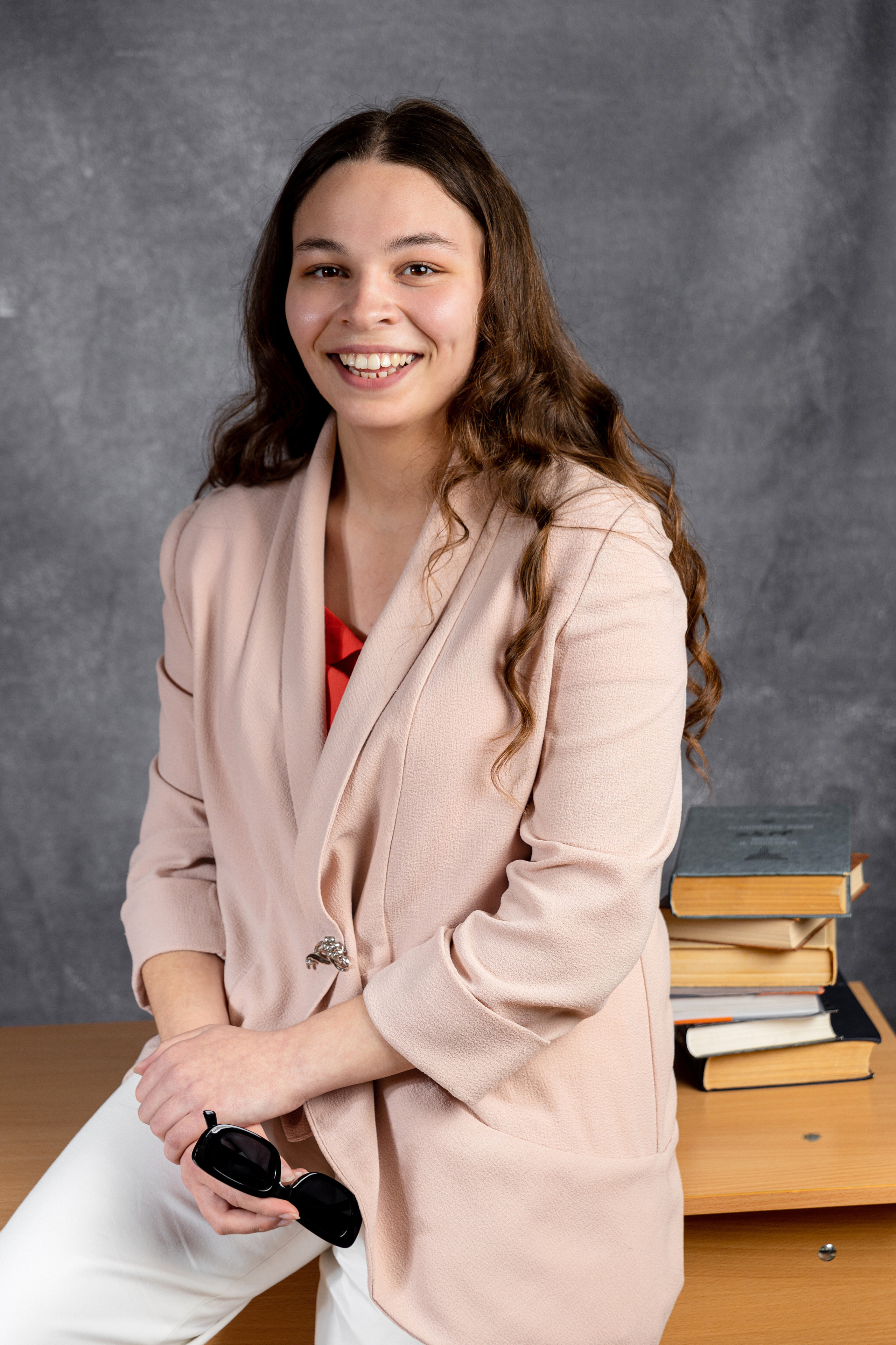 Выпускной альбом для 9 класса. Выпускные альбомы в Крыму, Севастополе и Симферополе