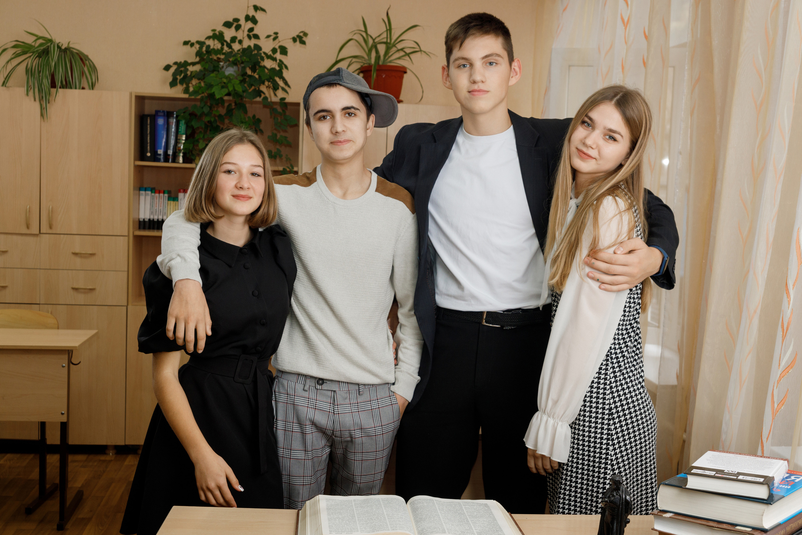 Выпускные альбомы для 9 и 11 класса. Выпускные альбомы в Крыму, Севастополе и Симферополе