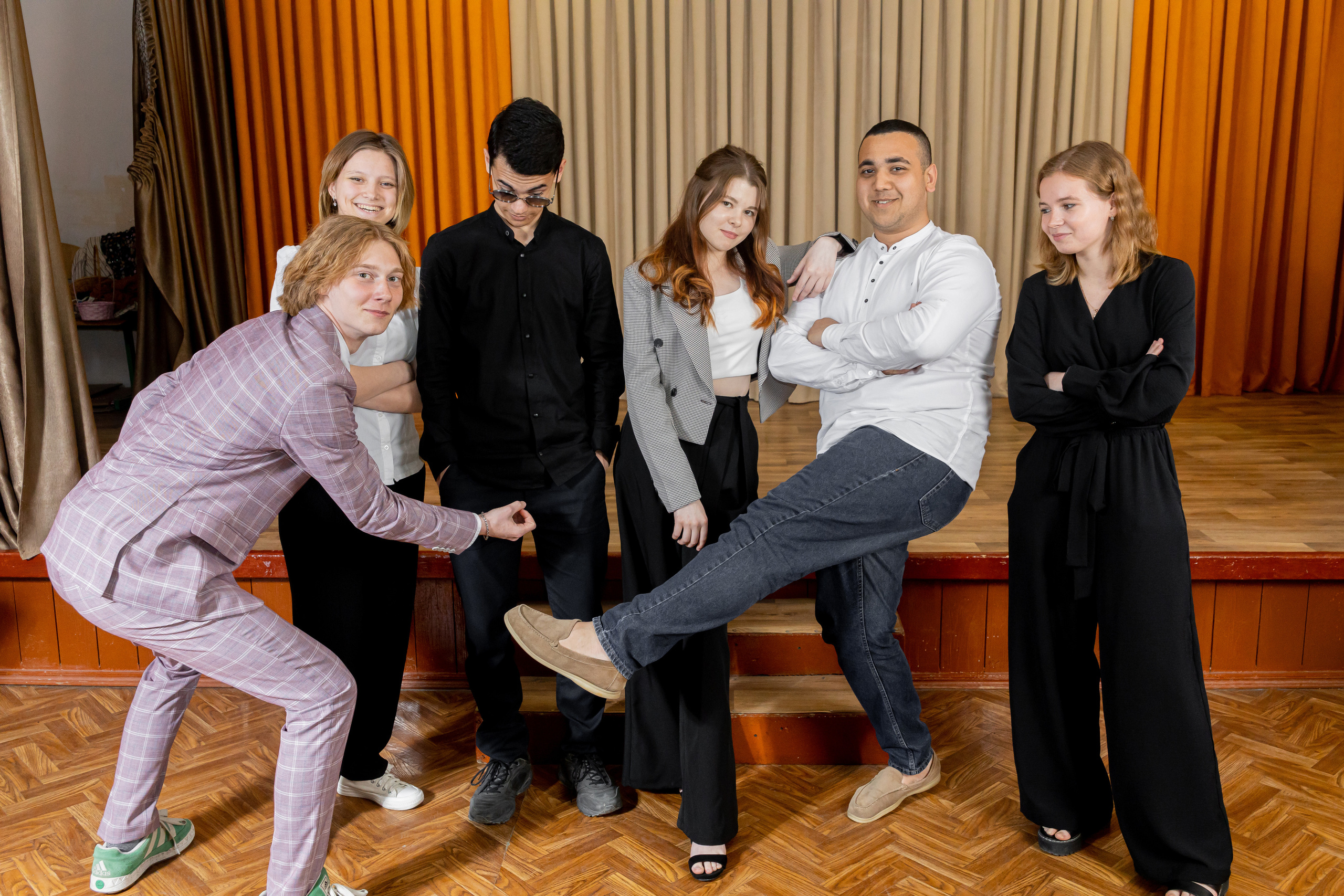 Выпускной альбом для 9 класса. Выпускные альбомы в Крыму, Севастополе и Симферополе