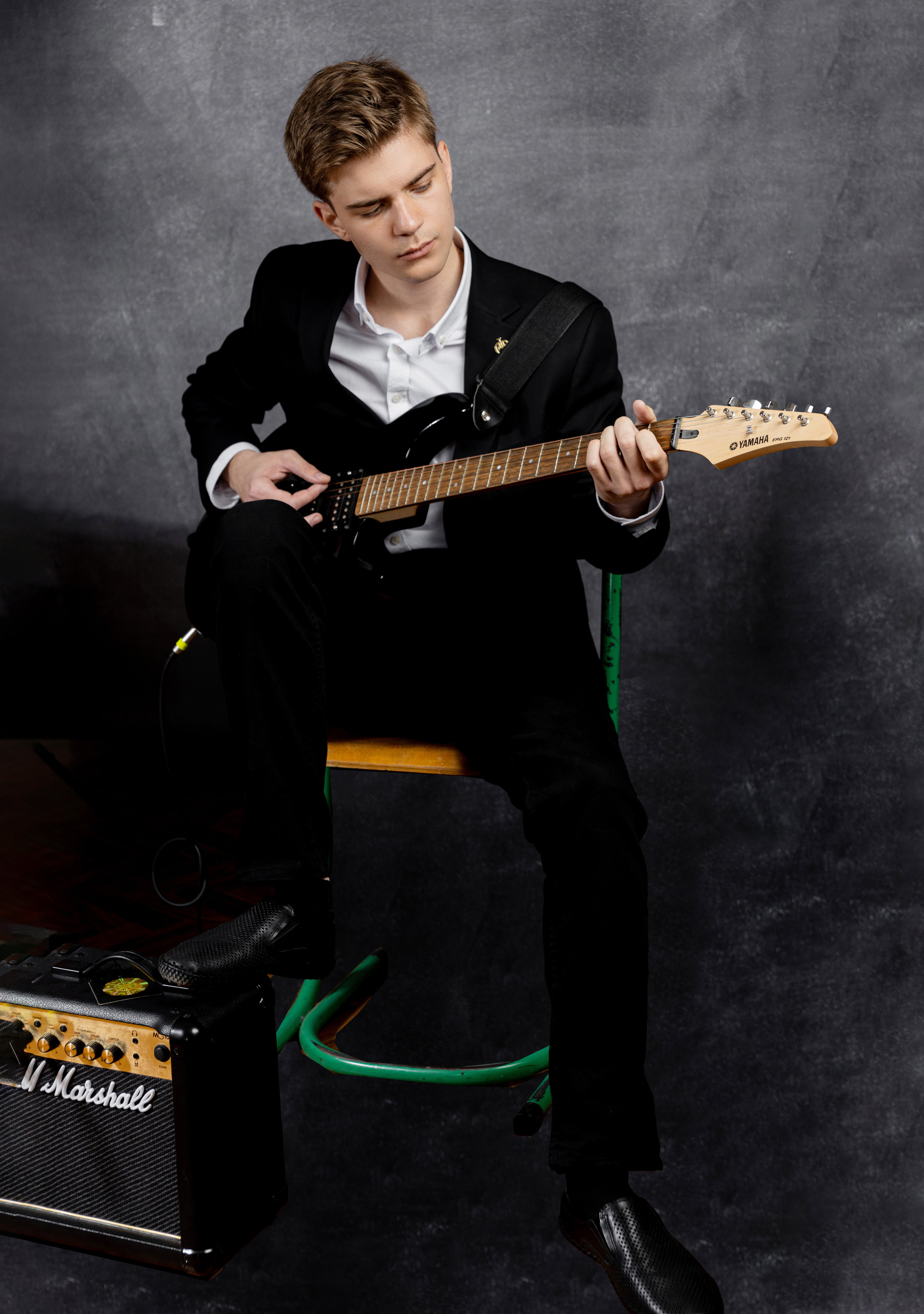 Выпускной альбом для 9 класса. Выпускные альбомы в Крыму, Севастополе и Симферополе