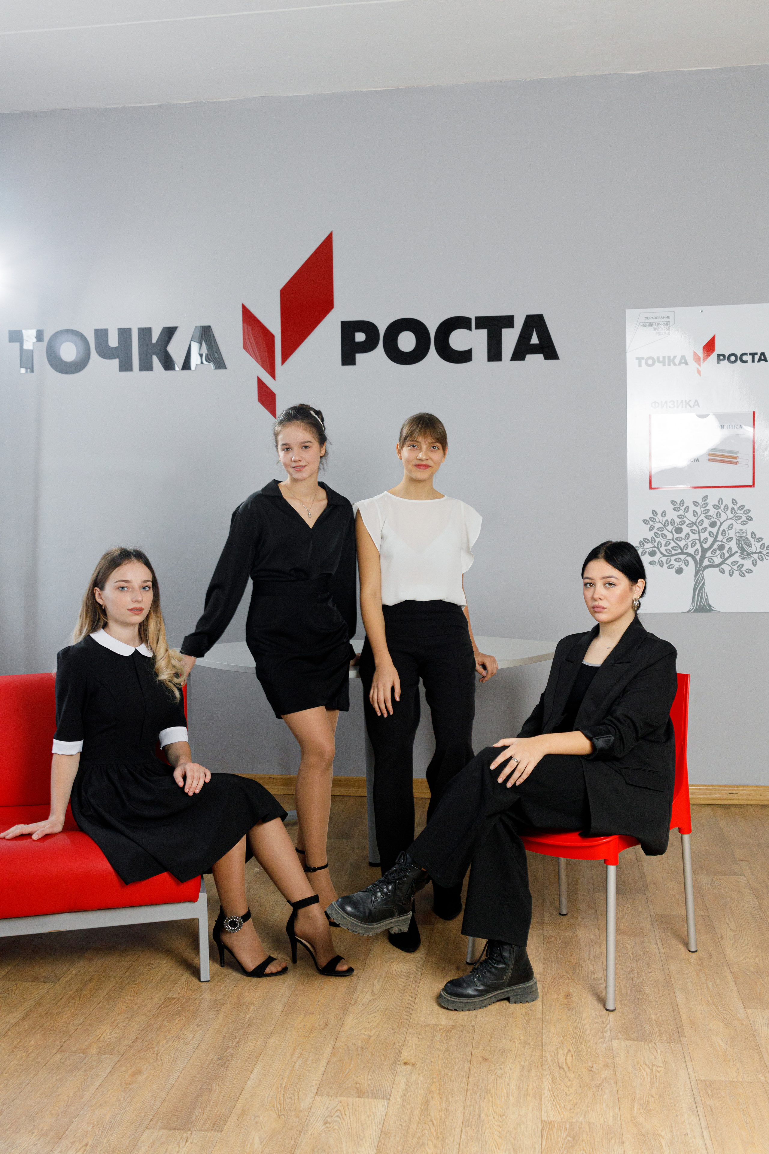 Выпускные альбомы для 9 и 11 класса. Выпускные альбомы в Крыму, Севастополе и Симферополе