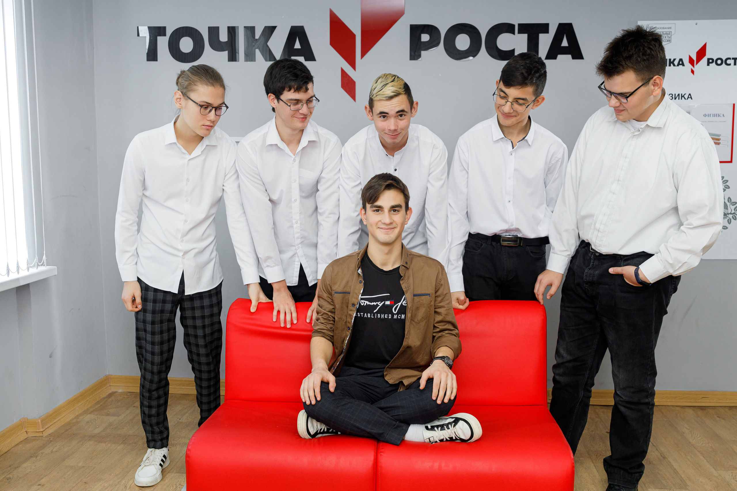 Выпускные альбомы для 9 и 11 класса. Выпускные альбомы в Крыму, Севастополе и Симферополе