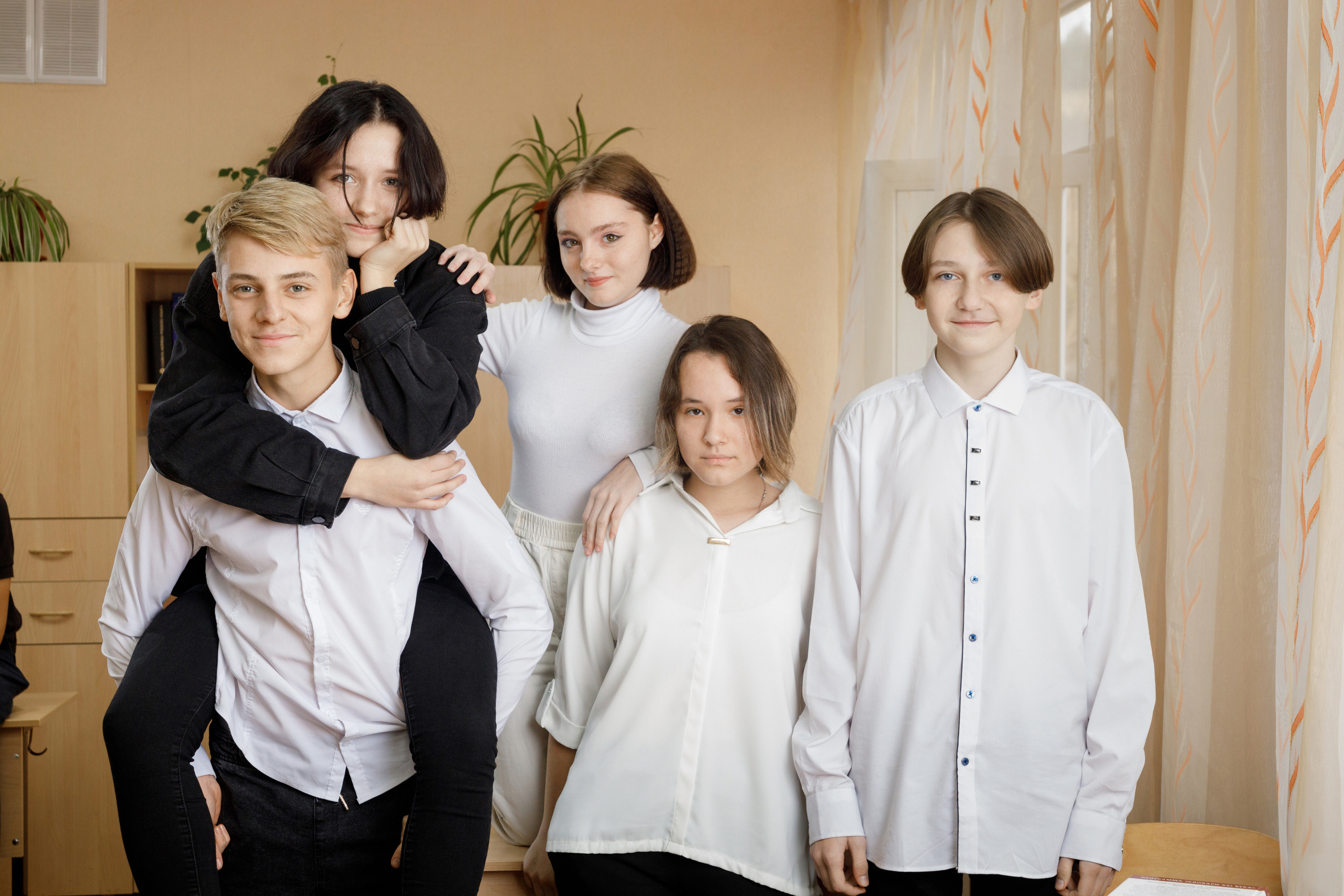 Выпускные альбомы для 9 и 11 класса. Выпускные альбомы в Крыму, Севастополе и Симферополе