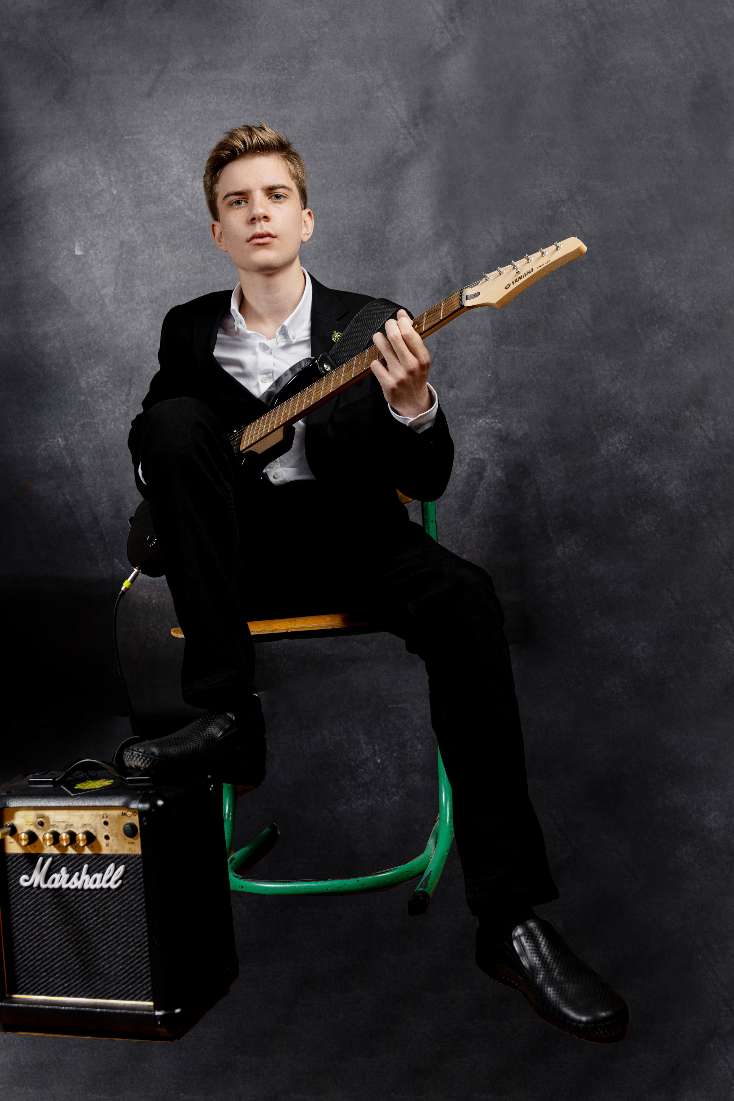 Выпускной альбом для 9 класса. Выпускные альбомы в Крыму, Севастополе и Симферополе