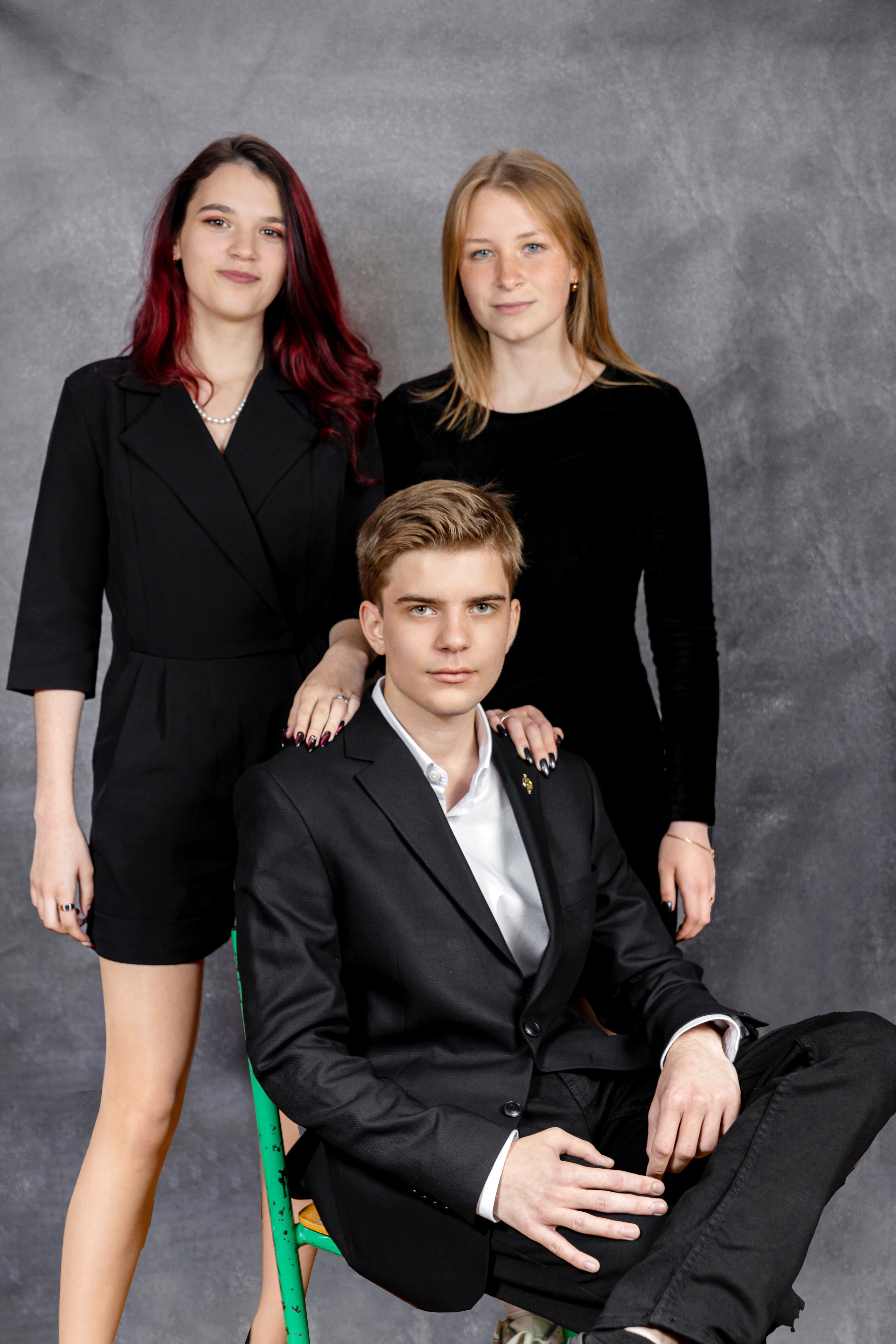 Выпускной альбом для 9 класса. Выпускные альбомы в Крыму, Севастополе и Симферополе