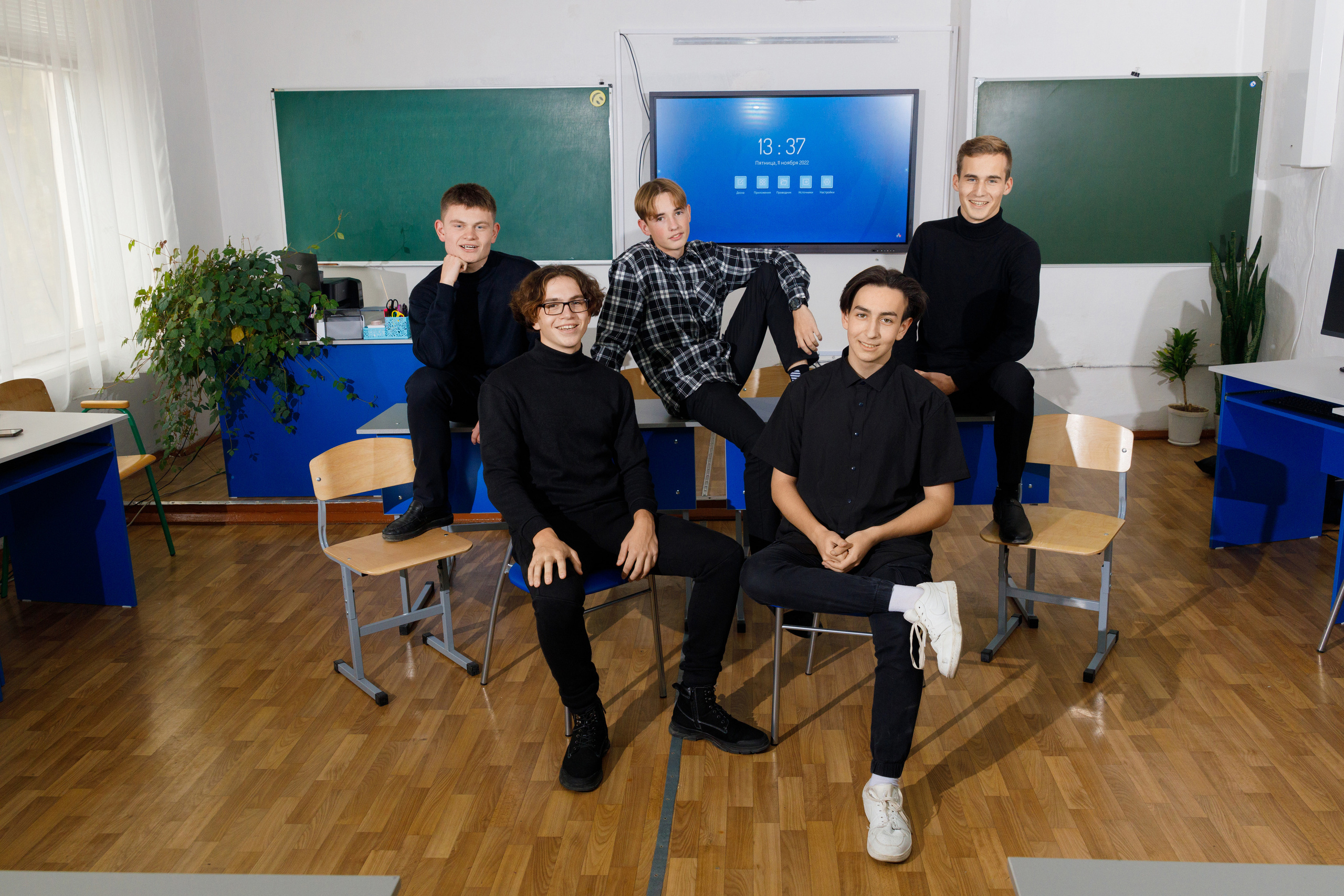 Выпускные альбомы для 9 и 11 класса. Выпускные альбомы в Крыму, Севастополе и Симферополе