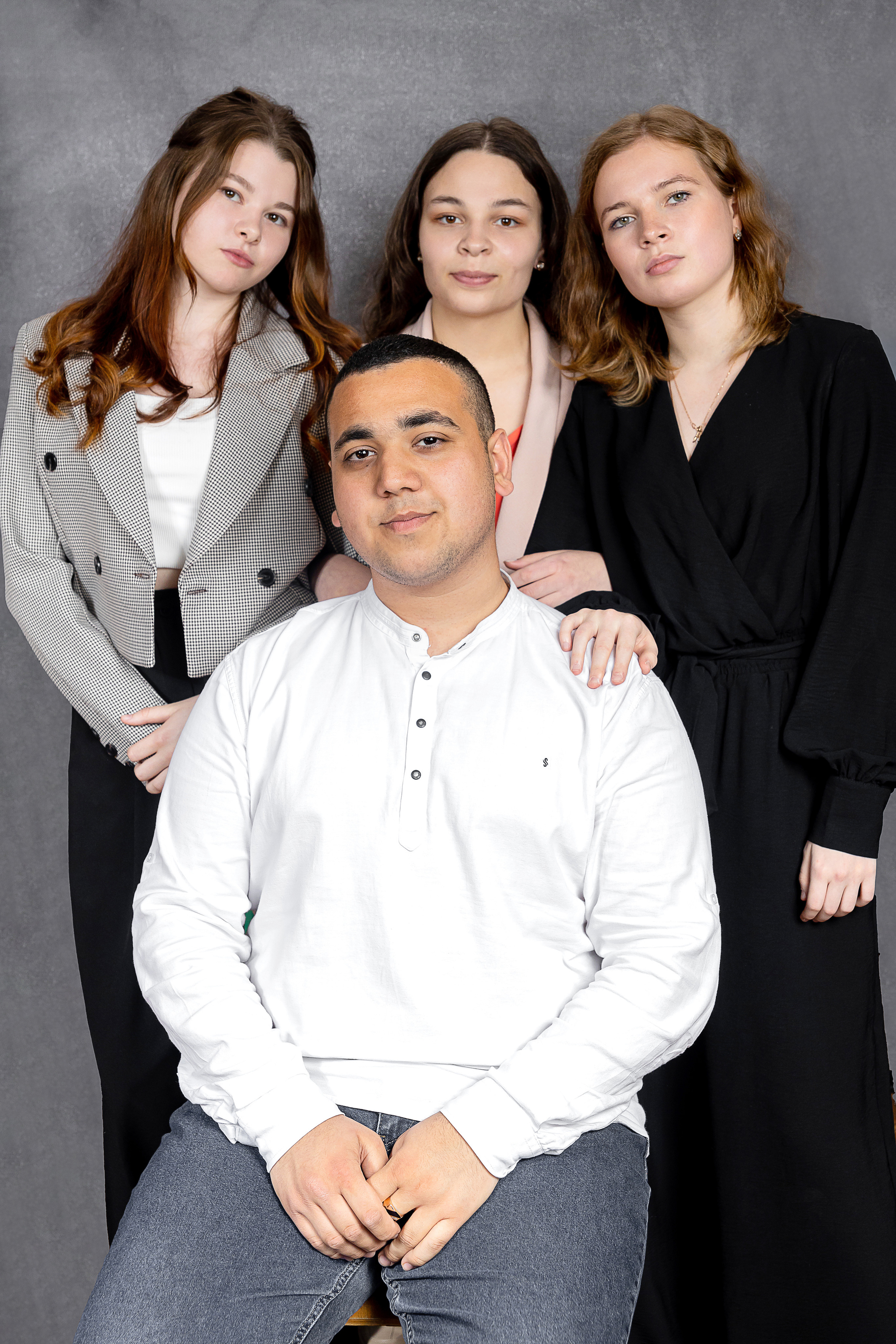 Выпускной альбом для 9 класса. Выпускные альбомы в Крыму, Севастополе и Симферополе