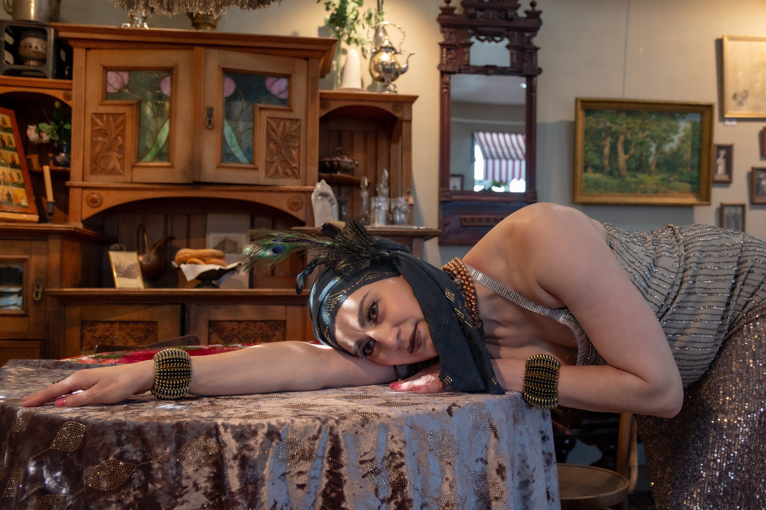 Танец в музее. Экспозиция Томск купеческий. Модель Лана Чернявская. Ваш фотограф Северск | Томск