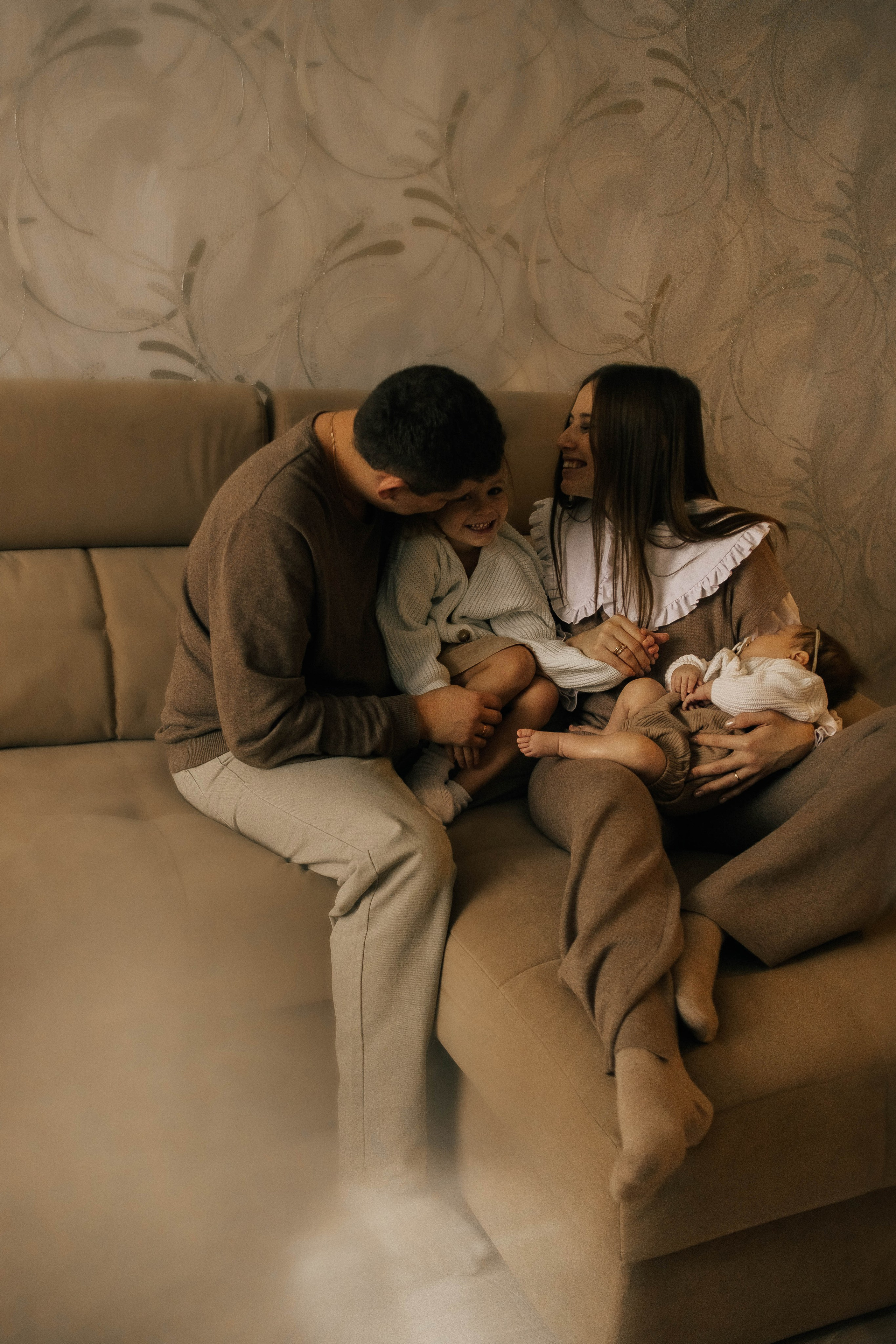 Анастасия, Андрей, Ариша и Анюта. Главная