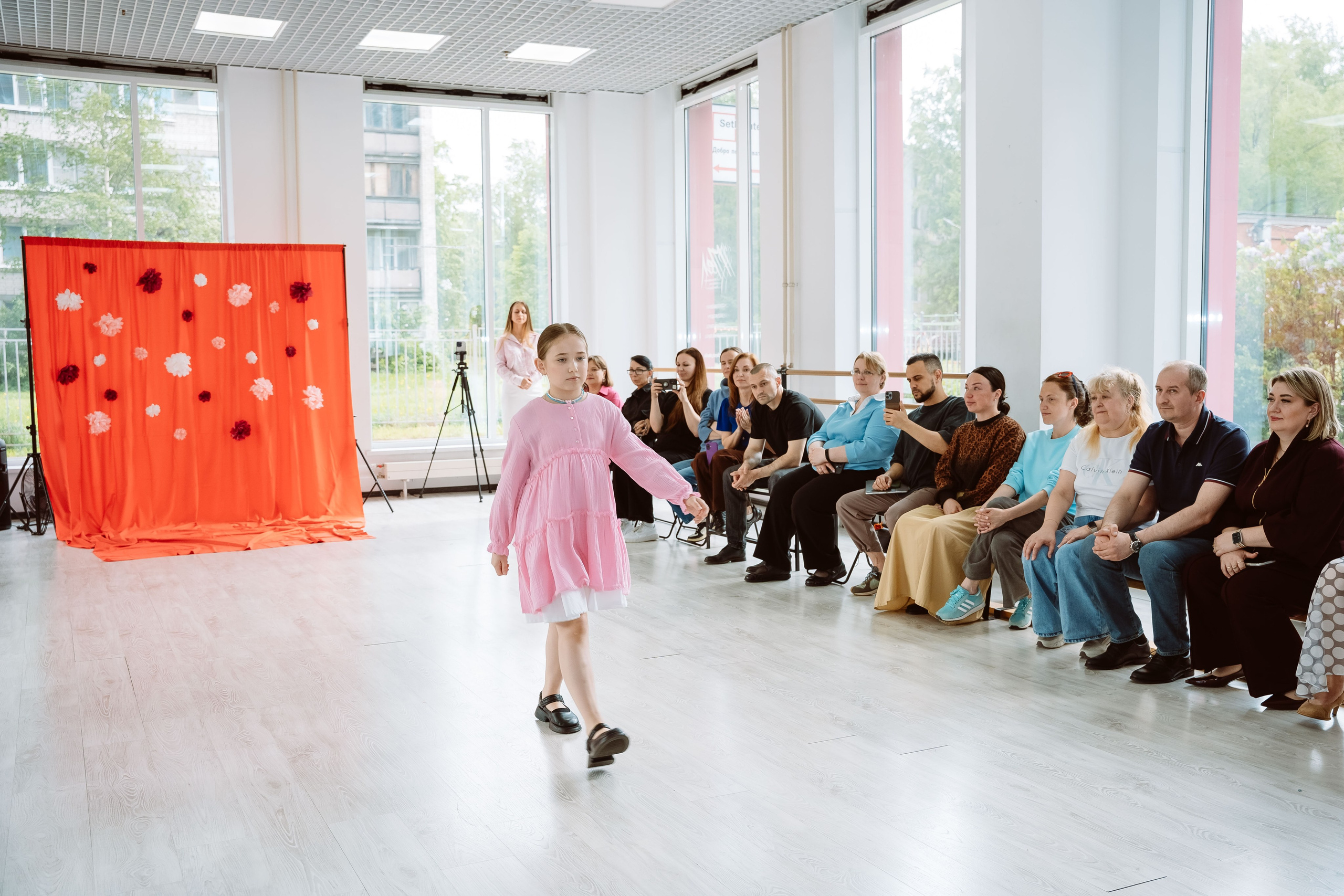 Я-Модель — Выпуск. Репортаж. Макарова Ольга, фотограф. Студия выпускных альбомов и Креативного пространства для детей в Санкт-Петербурге