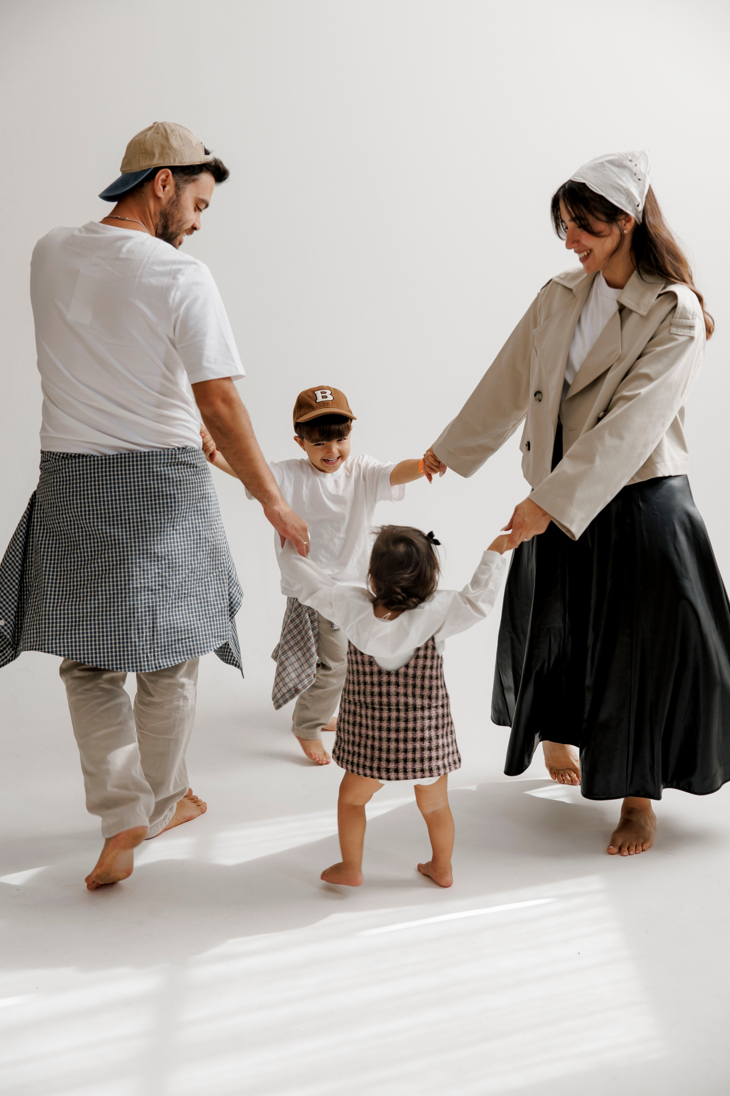 Family photoshoot inside the studio. Wedding and family photographer