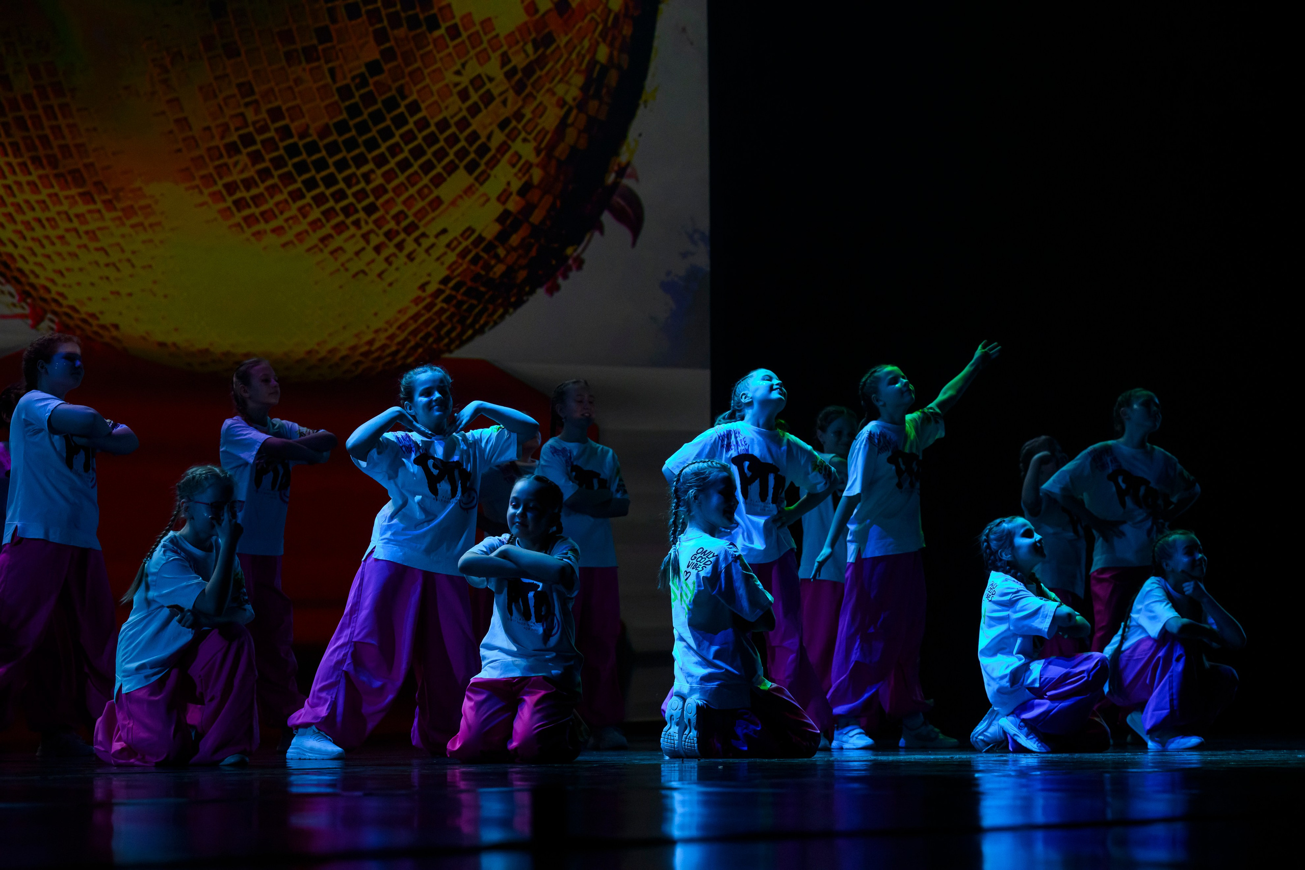 23 апреля, часть 1, БКЗ Октябрьский, г. Санкт-Петербург. Золотое яблочко