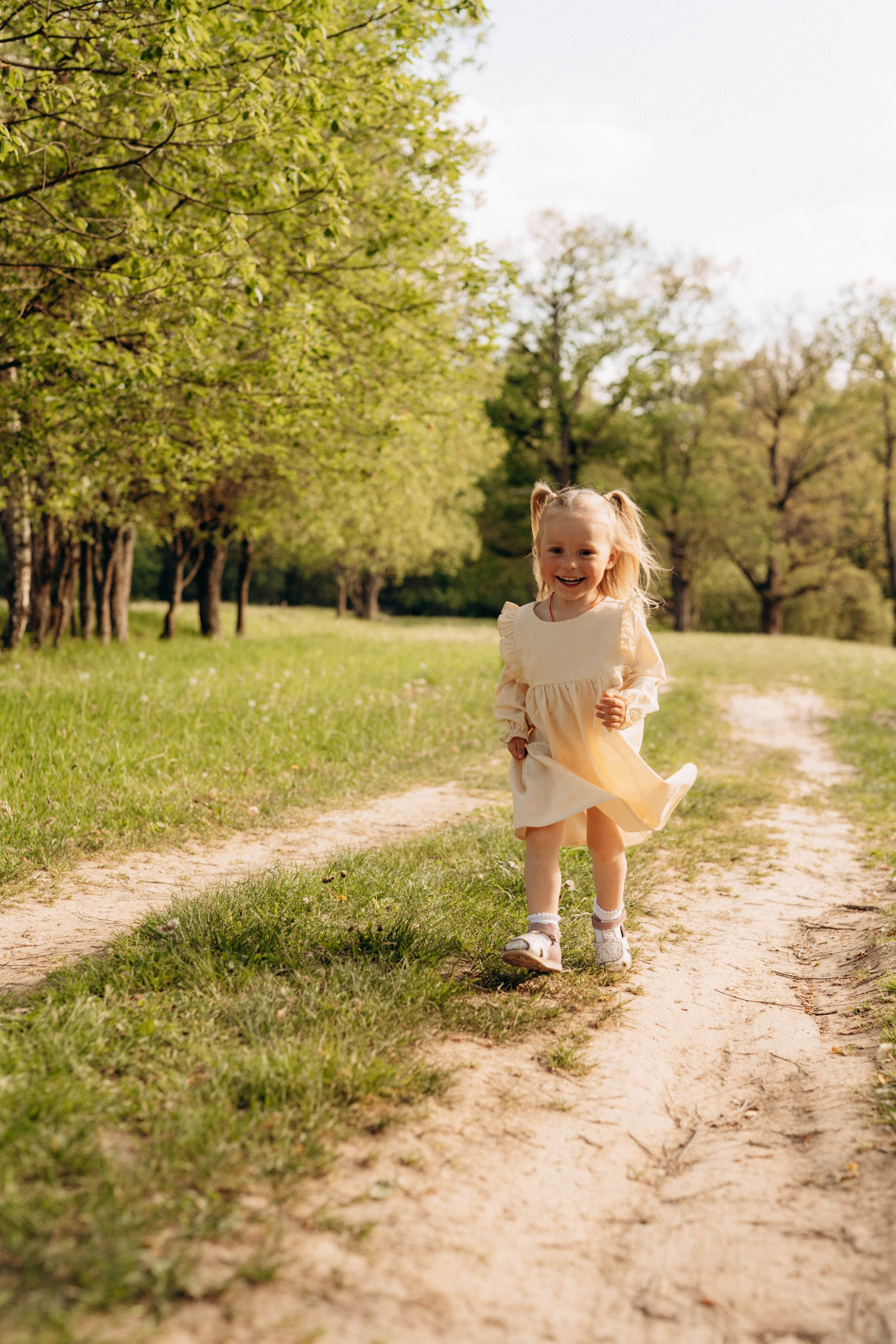 Прогулка Данилы, Алёны и Арины. Свадебный и семейный фотограф в Калуге Анна Киреева