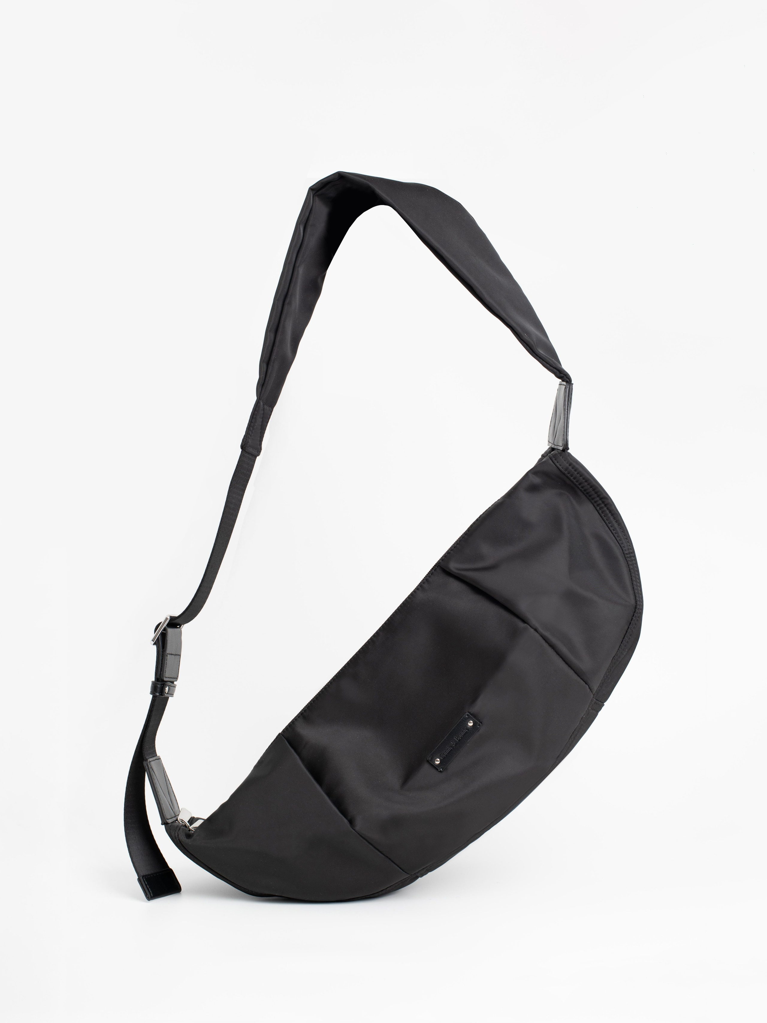 Женские сумки. Фотостудия предметной и модельной съёмки для маркетплейсов