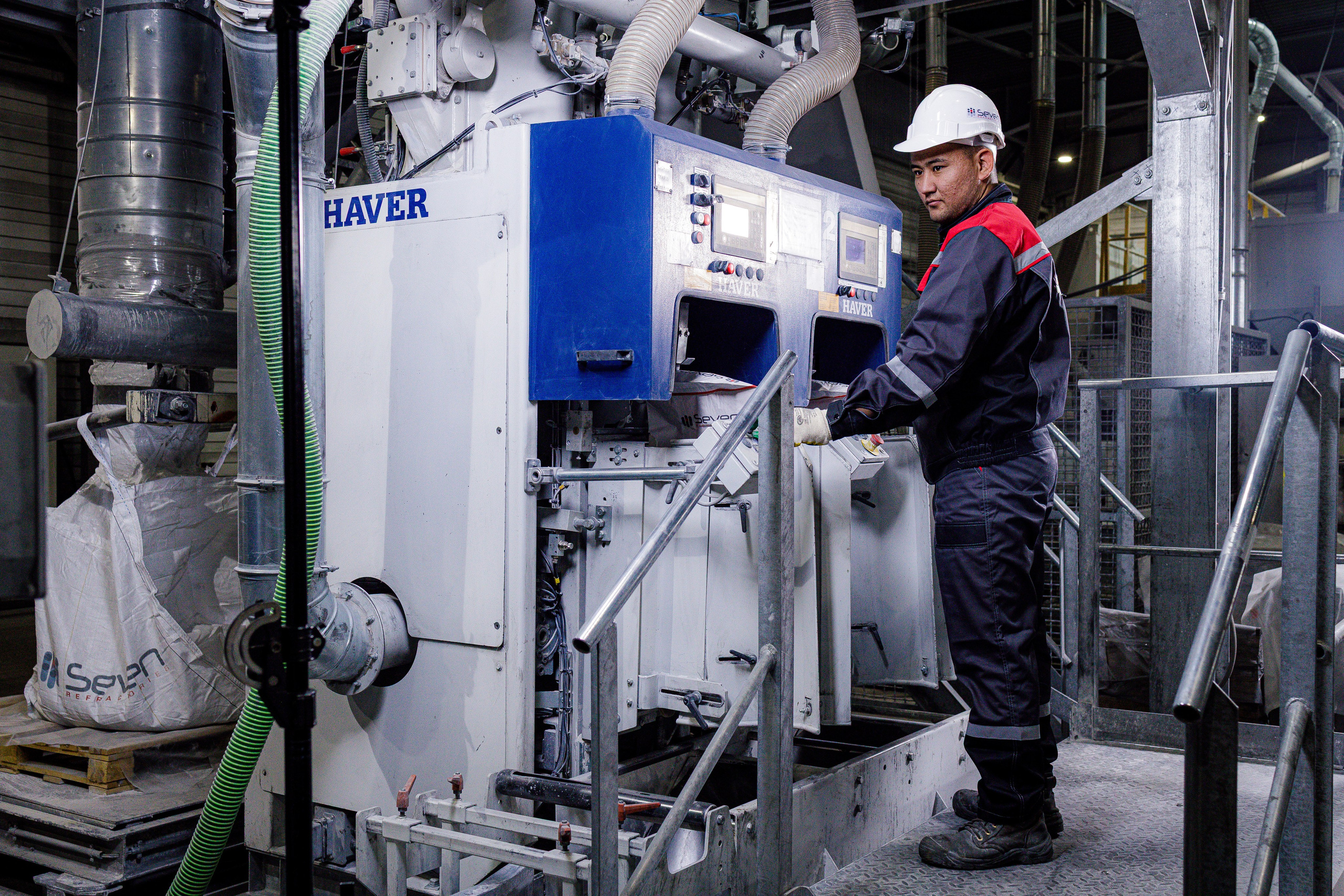 Студийный фотограф в Караганде Алексей Баранов. Фотограф Алексей Баранов. Фотостудия Flash. Семейные фотосессии в Караганде. Индивидуальные фотосессии, детские фотосессии, парные фотосессии в Караганде. Интерьерная фотосессия в Караганде. Семейный фотограф Алексей Баранов. Детский фотограф Алексей Баранов. Художественный фотограф Алексей Баранов. Свадебный фотограф Алексей Баранов. Черно-Белая съемка в Караганде. Самые лучшие семейный и детские фотосессии в Караганде. Контент Съемка в Караганде. SMM в Караганде. Контент фотограф Алексей Баранов. Фотограф Караганда. Фотограф. Предметный фотограф Алексей Баранов. Промышленность. фотосессия на заводе. фотосессия для Календаря в караганде. фотосъемка для книги. фото для буклетов. производство в Караганде. тяжелая промышленность в Караганде. медицина в караганде. Промышленный фотограф Алексей Баранов в Караганде. 