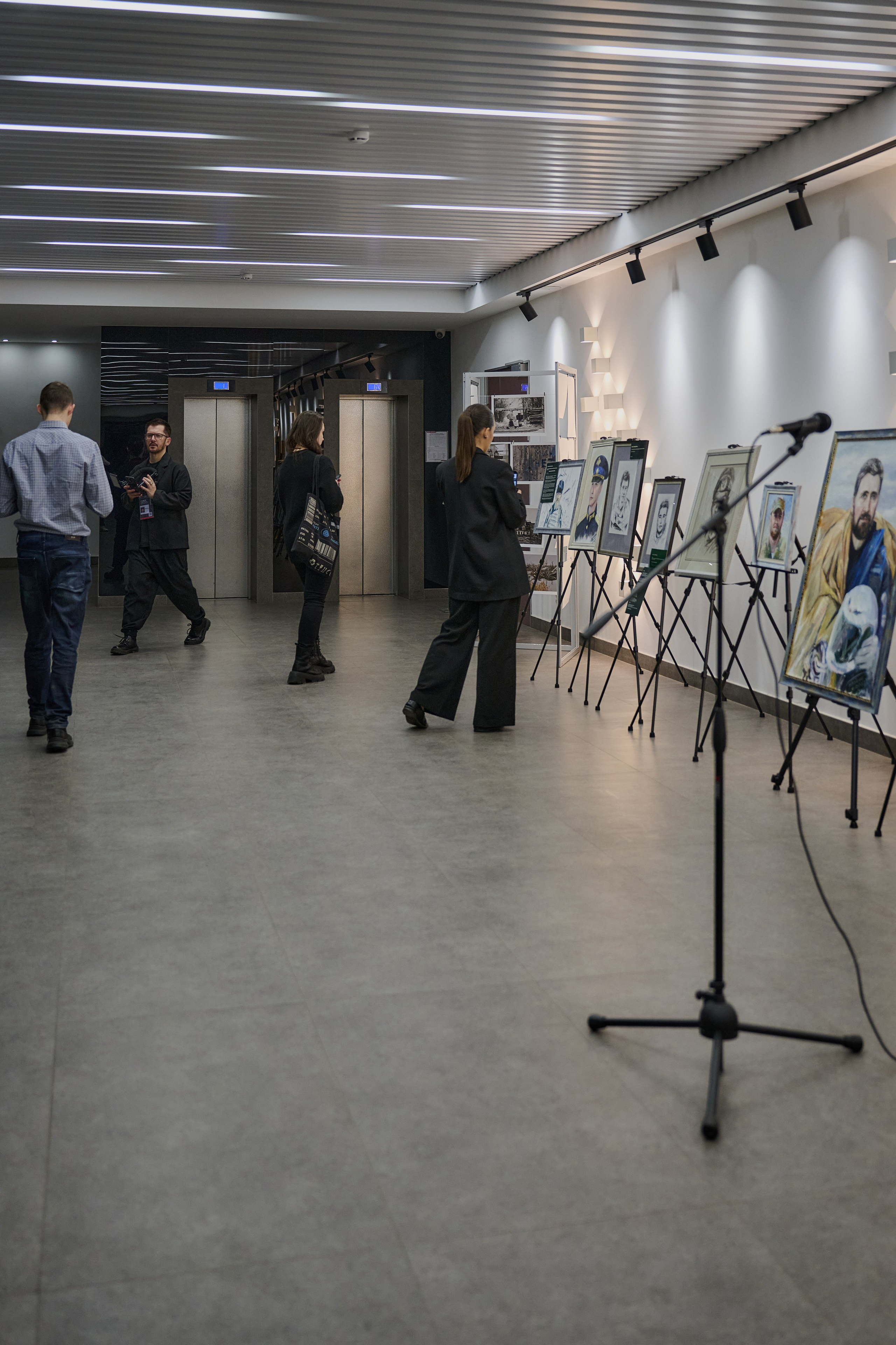 Фотовыставка «Территории» в Росгеолфонде. Фотограф Роман Адлер