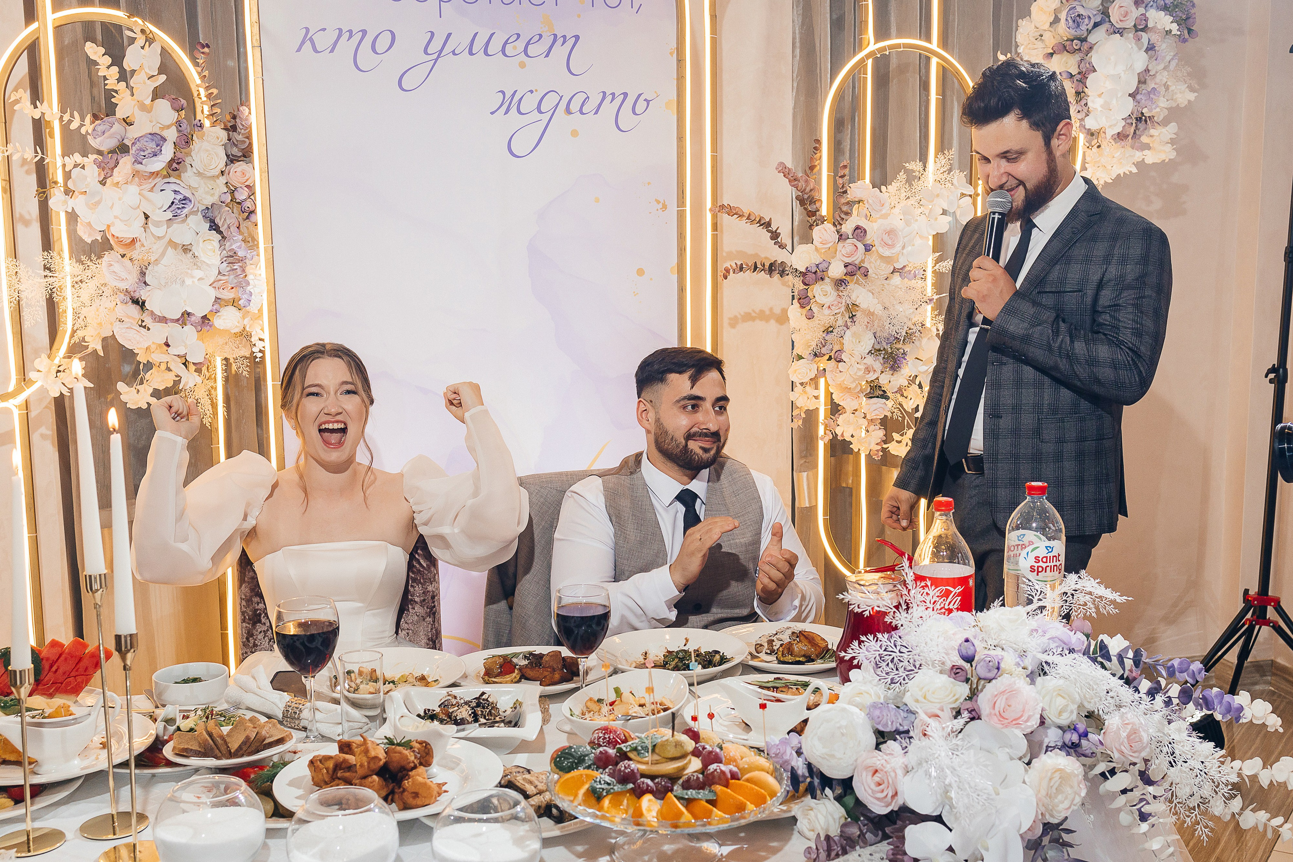 Свадебная фотосессия пары в номере отеля. Олег Сверчков | Свадебный фотограф Вологда