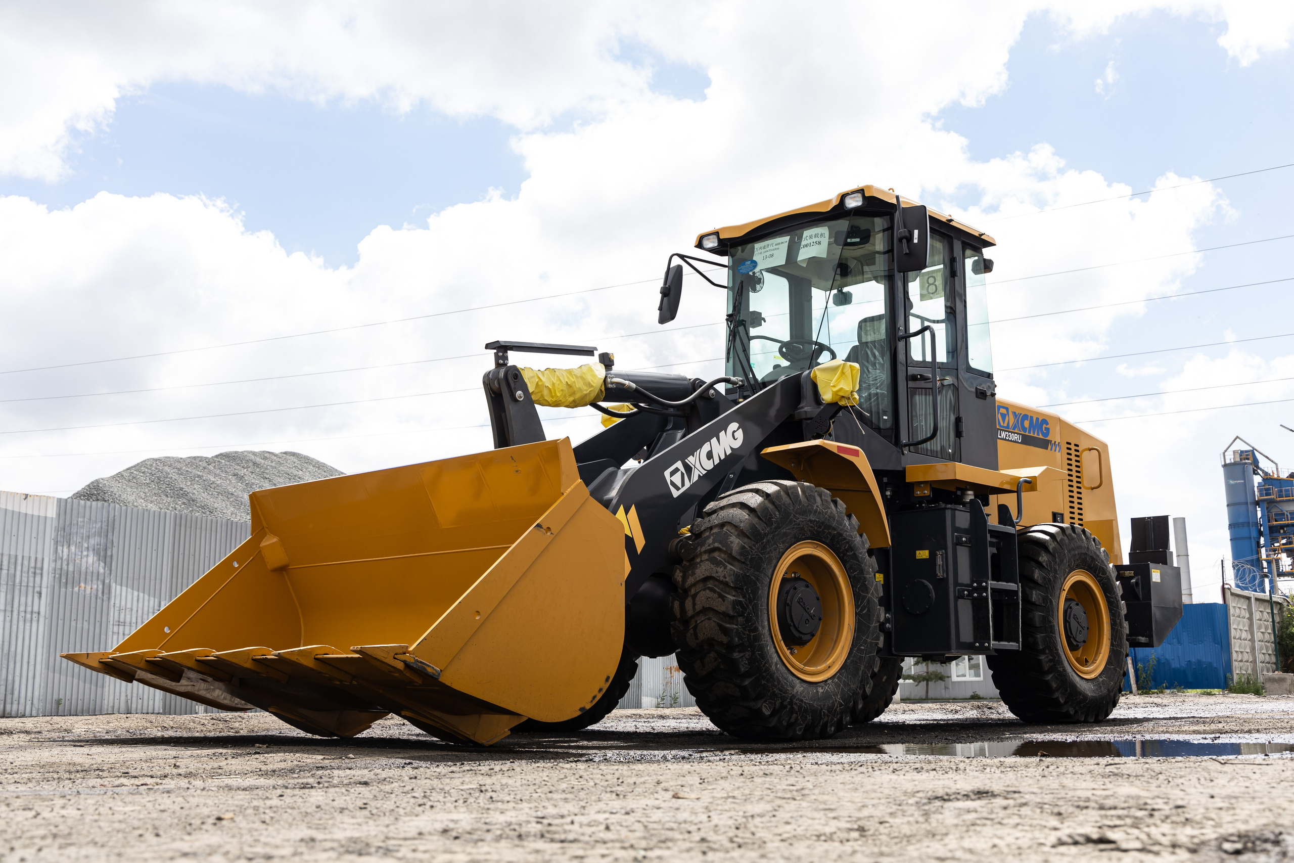 Спецтехника. Фотограф свадебный, репортажный, индивидуальный, фото для маркетплейсов, брендов, автосалонов