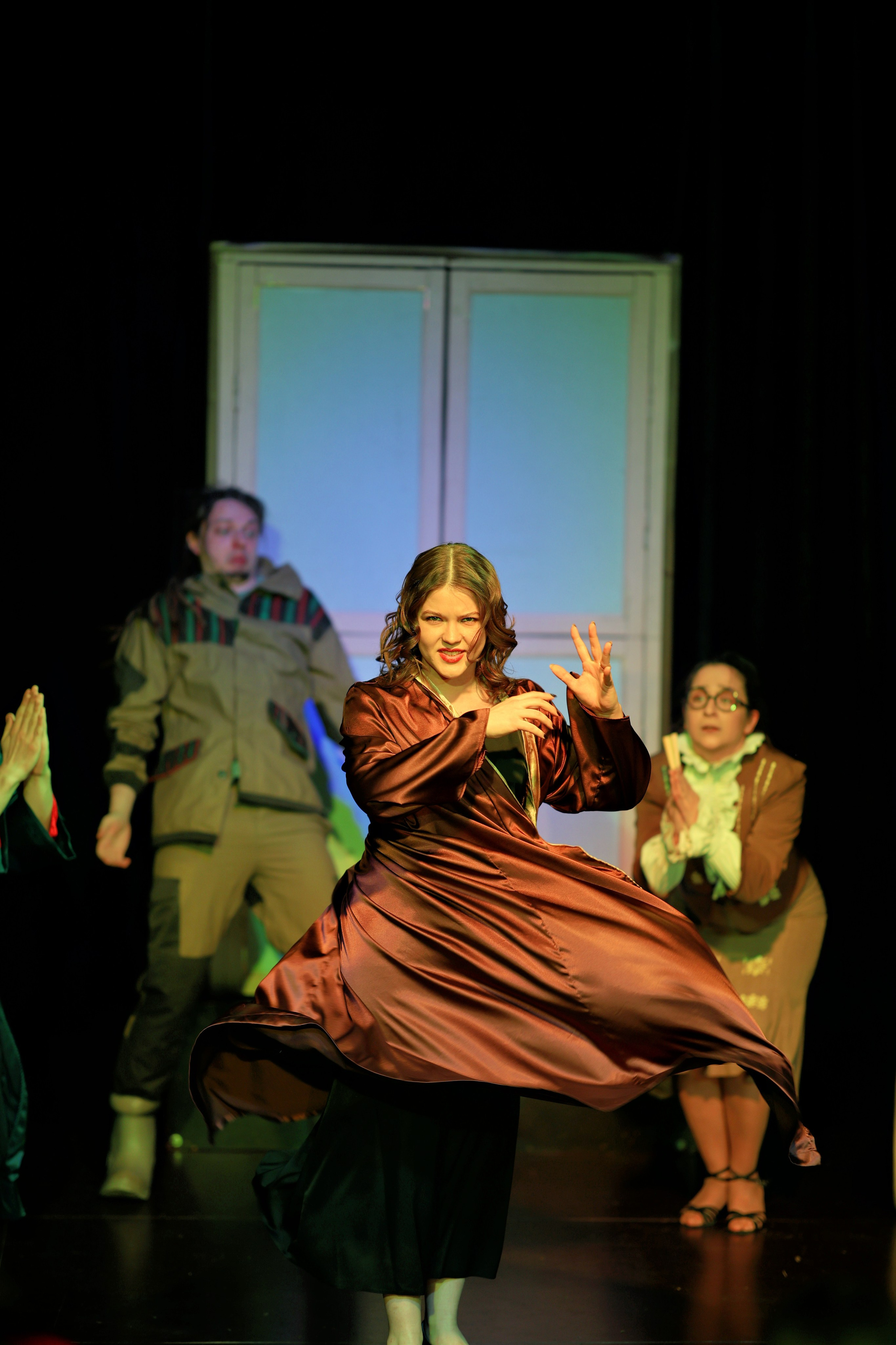 В шкафу с призраком (2). Фотограф Денис Болдинов. Москва