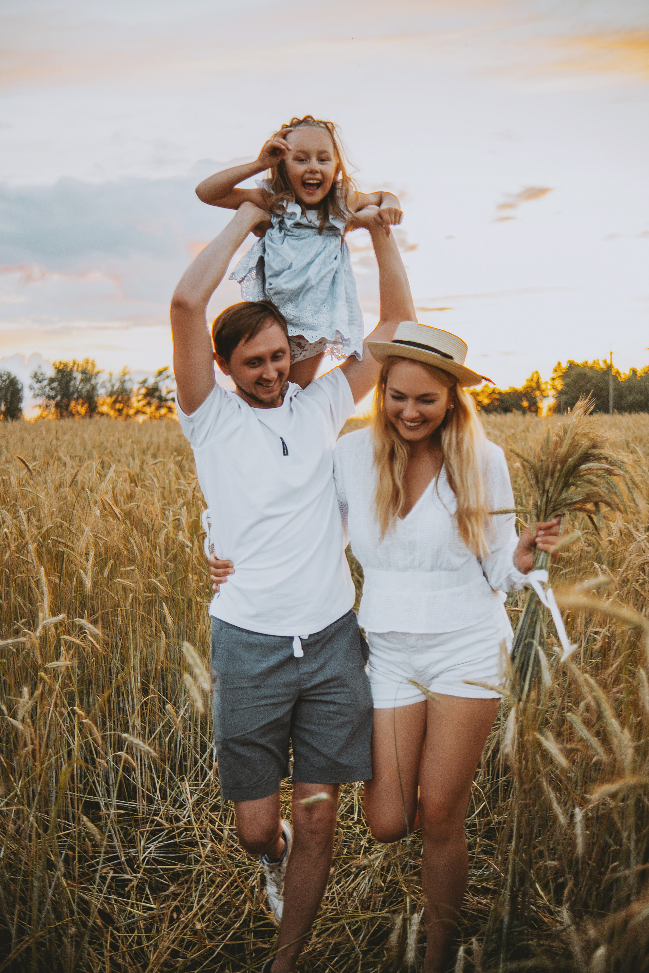 Вероника с семьей. Nattie.ph