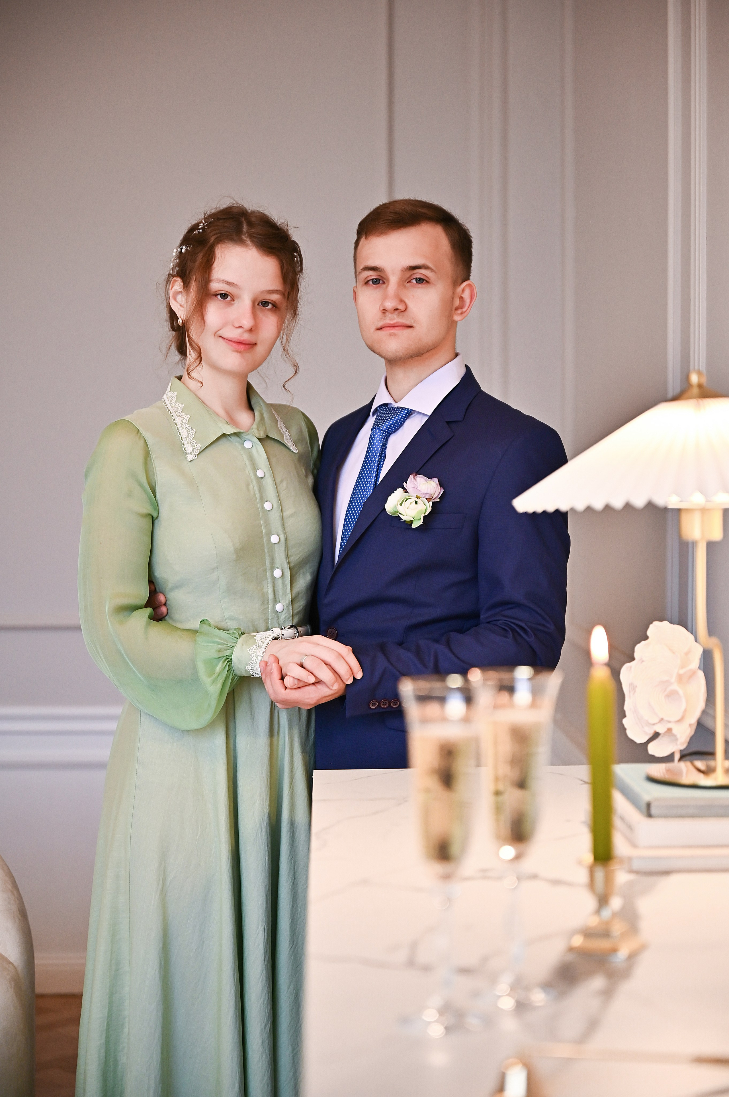 Фотограф Оксана Лавренюк - жених и невеста с шампанским и свечами