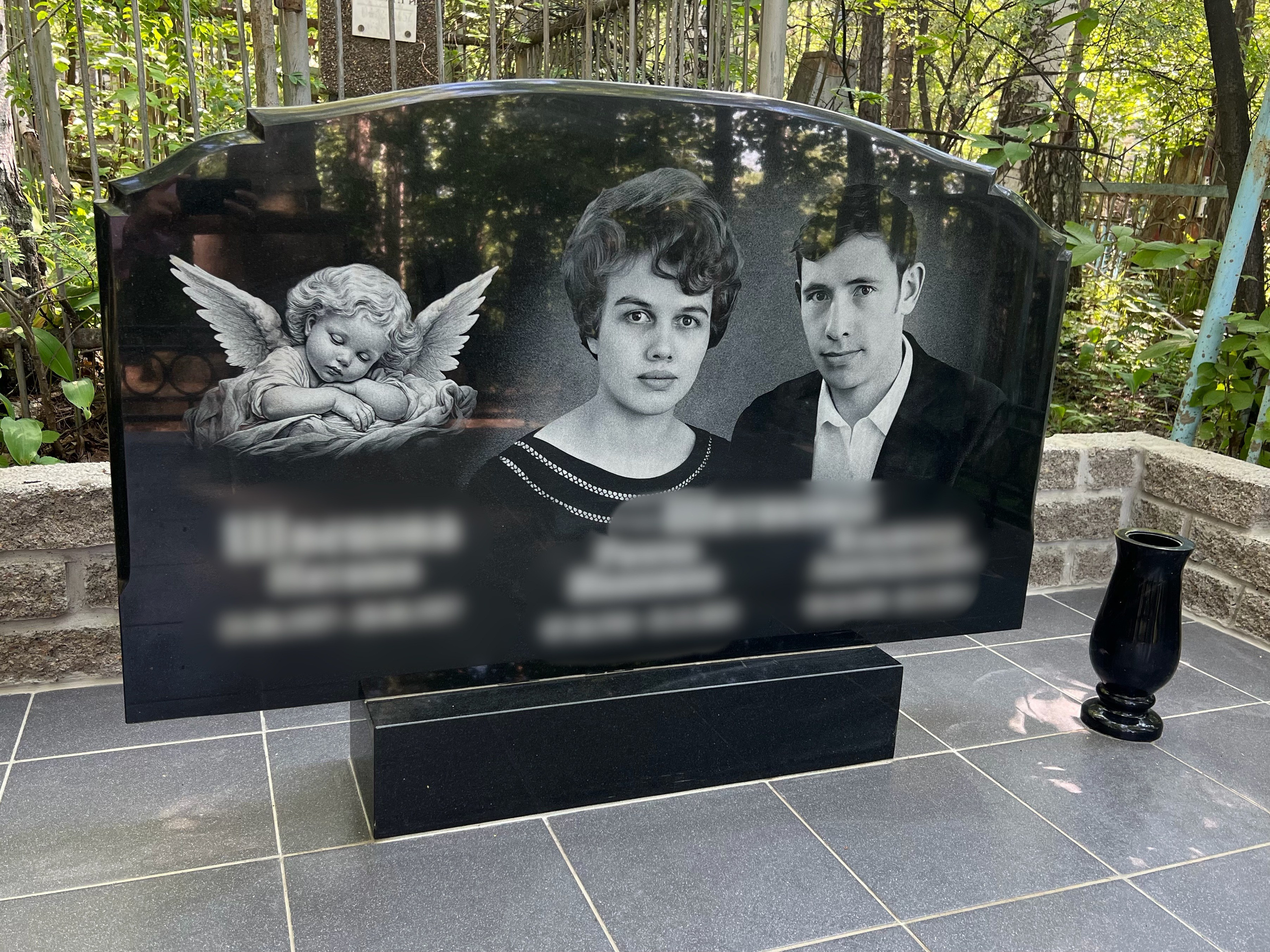 Гравировка от наших художников. ГРАНИТ26 Ритуальные услуги Железногорск. Благоустройство могил, продажа памятников