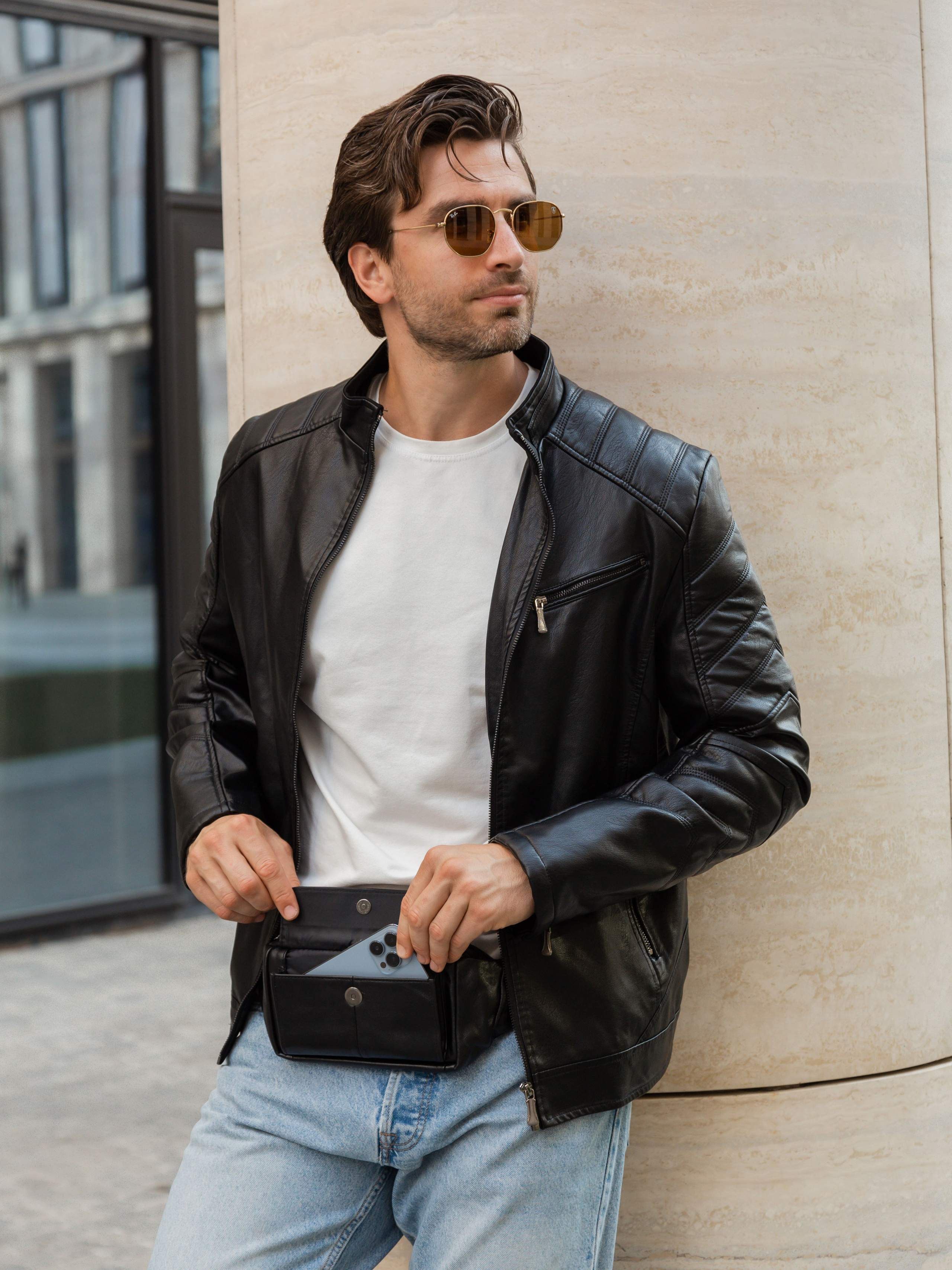 Коммерческая фотосессия мужских сумок для маркетплейсов и социальных сетей. Fashion фотограф в Санкт-Петербурге Савинова Ирина