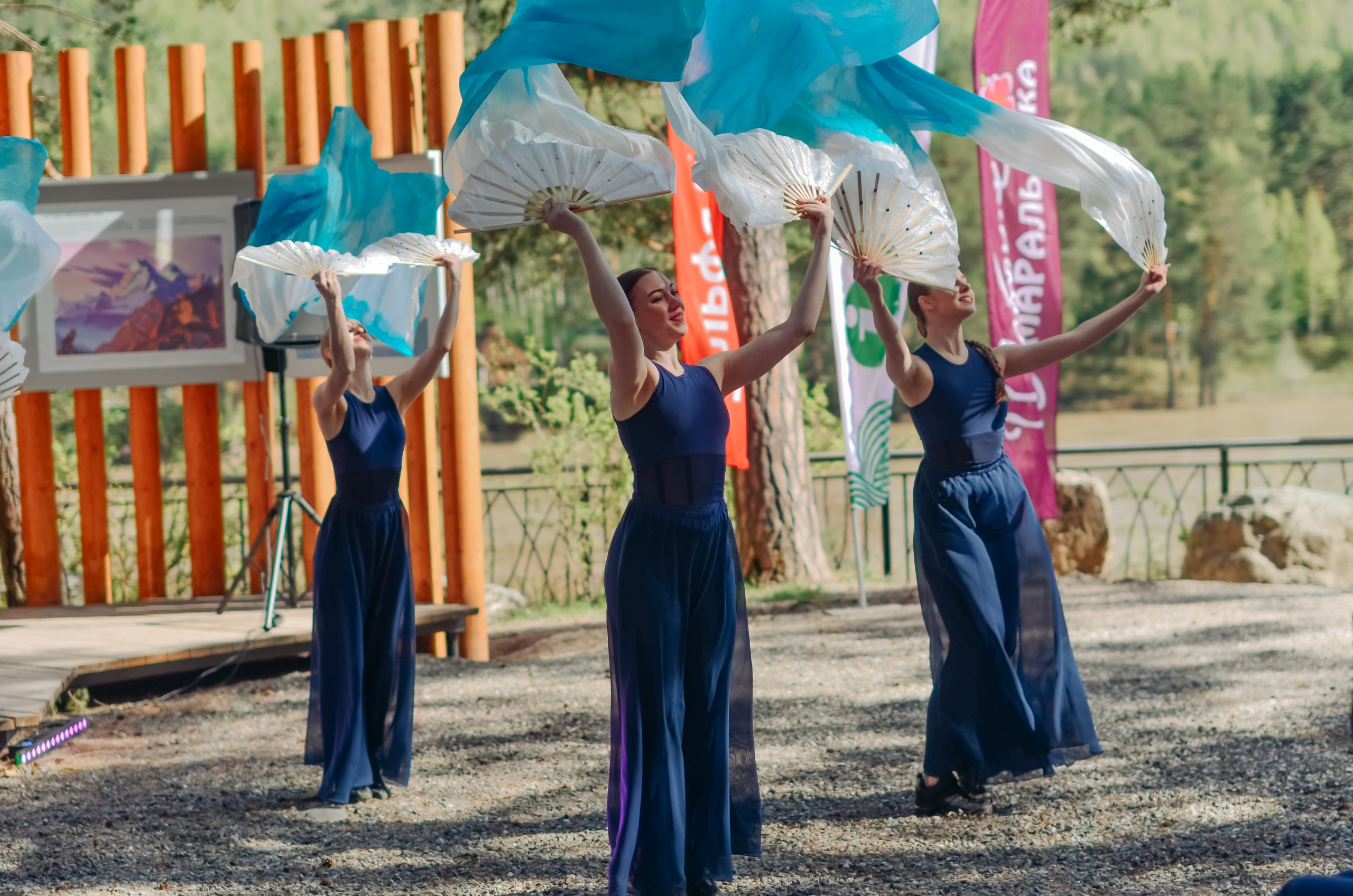 Фестиваль «Цветение Маральника на Алтае 2025». Фоторепортаж. Денисова Аля — фотограф для парных съемок и индивидуальных историй в Барнауле