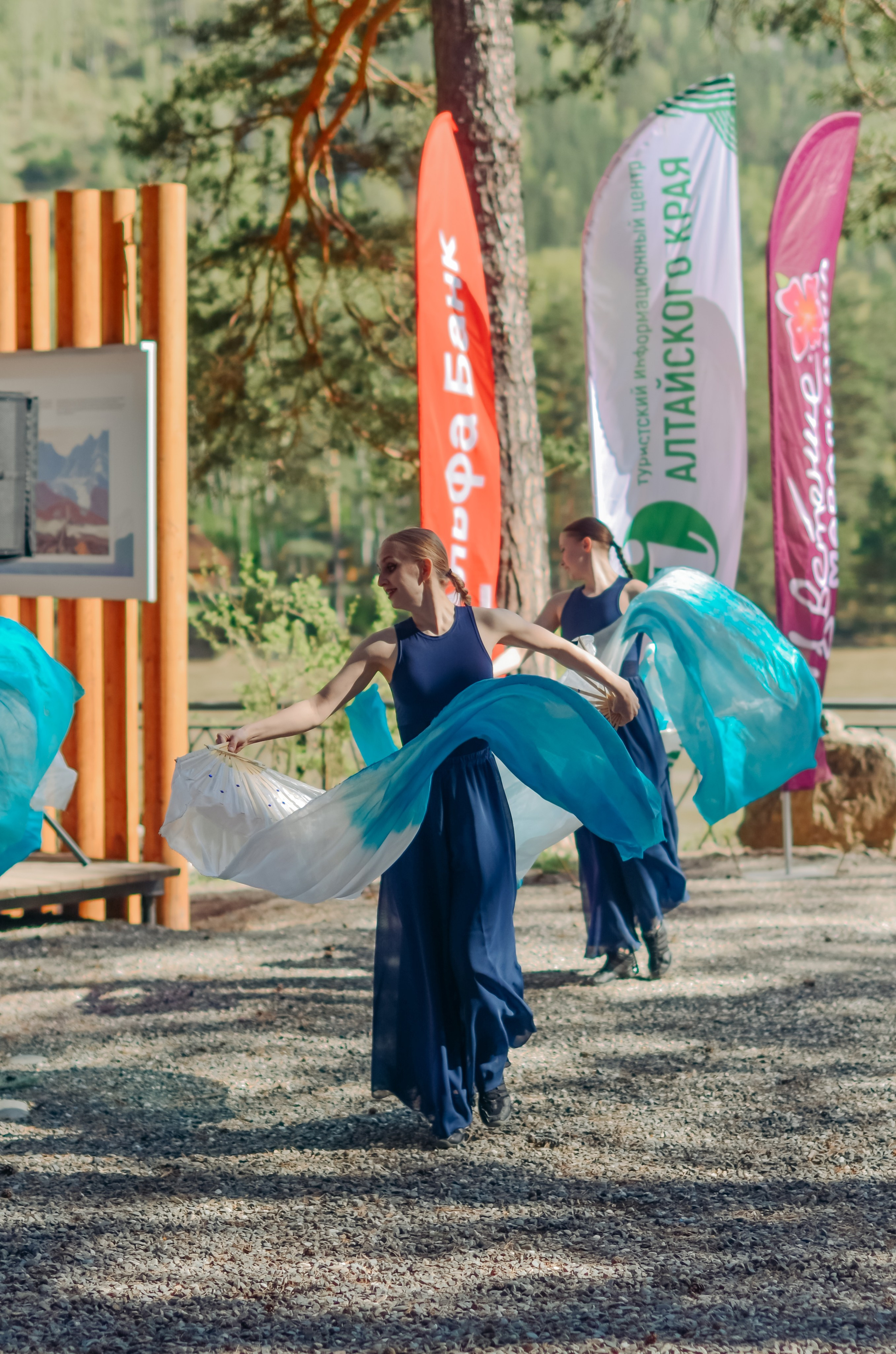 Фестиваль «Цветение Маральника на Алтае 2025». Фоторепортаж. Денисова Аля — фотограф для парных съемок и индивидуальных историй в Барнауле