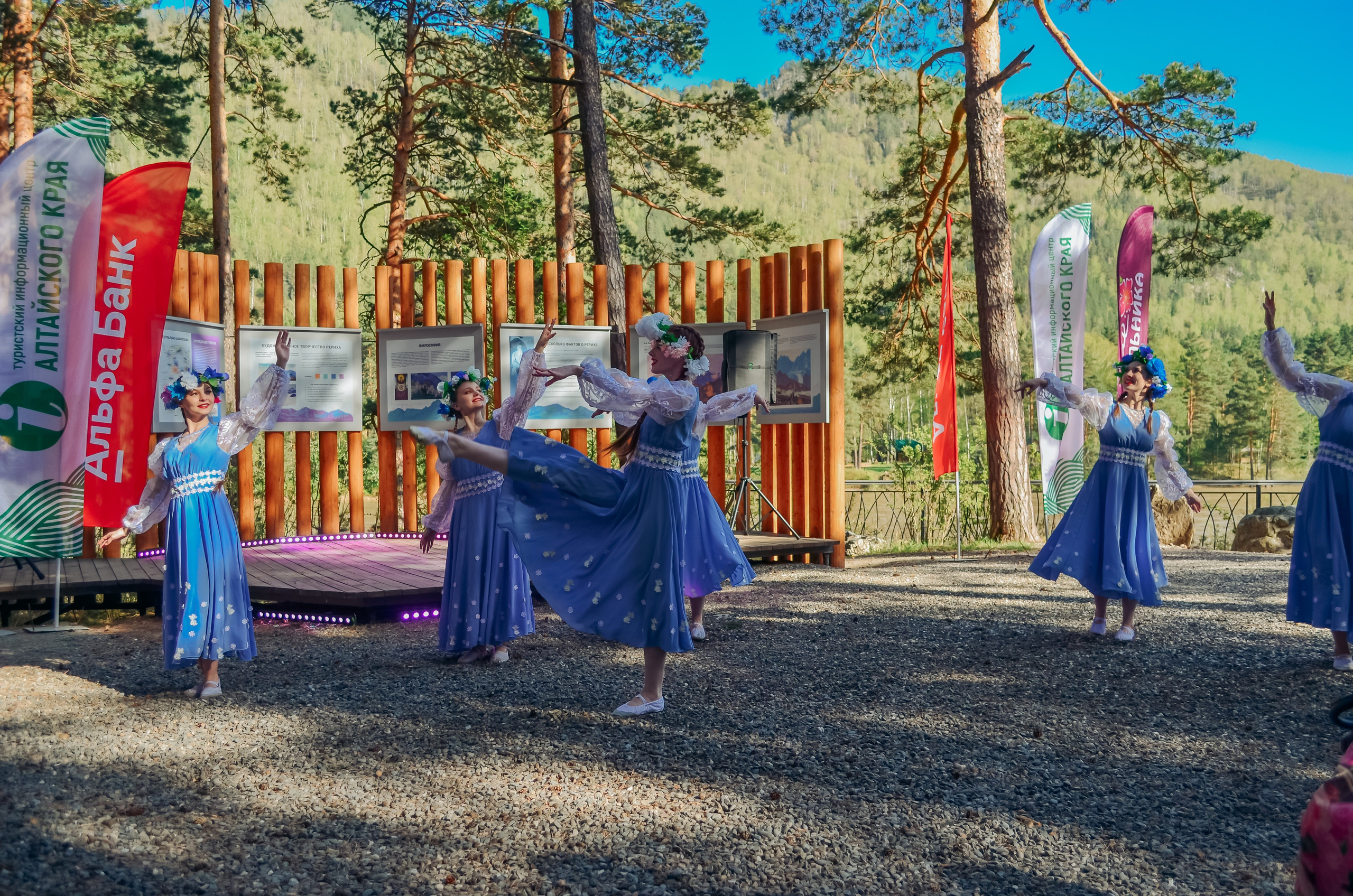 Фестиваль «Цветение Маральника на Алтае 2025». Фоторепортаж. Денисова Аля — фотограф для парных съемок и индивидуальных историй в Барнауле