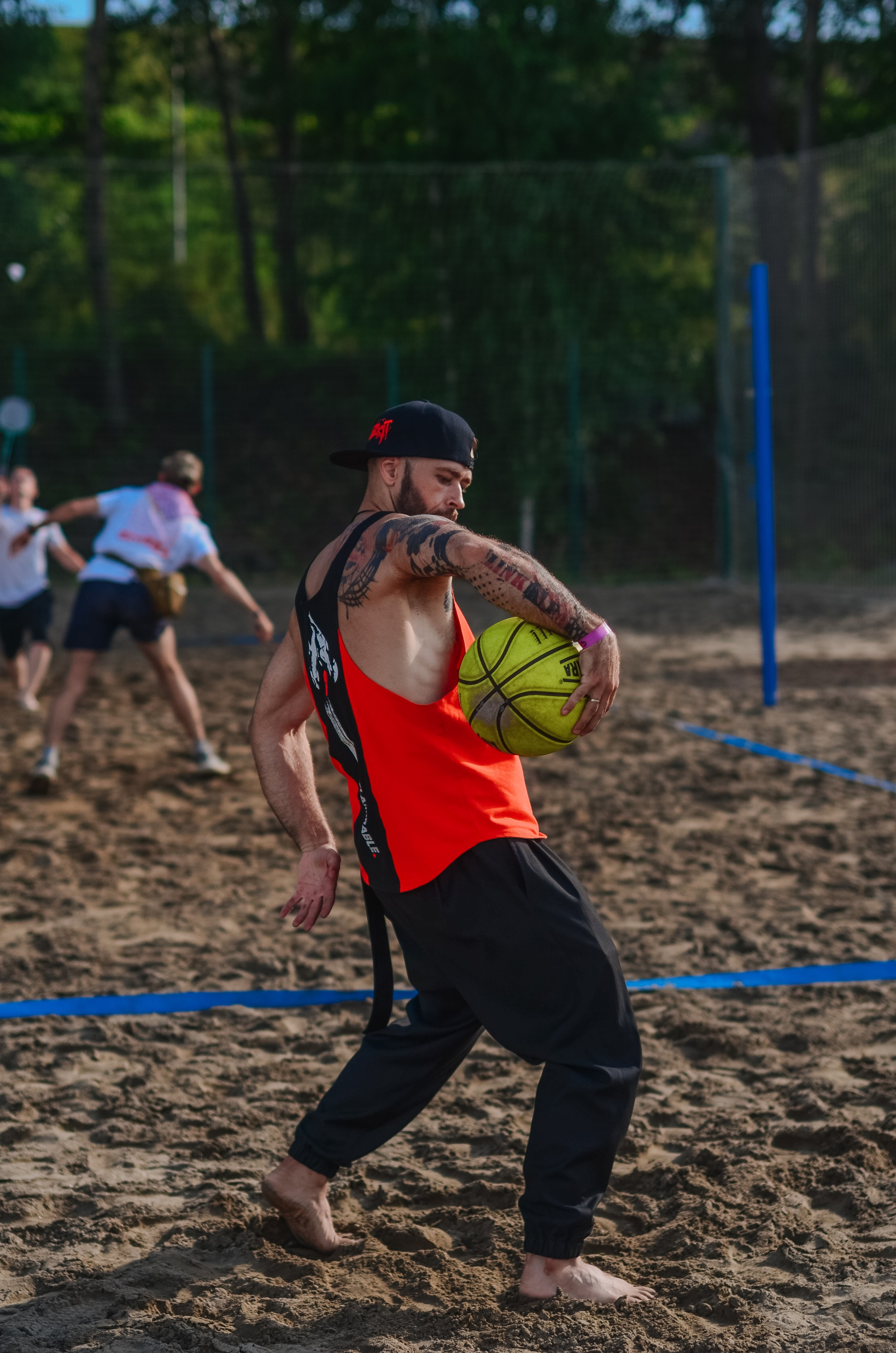 Фестиваль «Грань» 2025. Спортивная площадка. Денисова Аля — фотограф для парных съемок и индивидуальных историй в Барнауле