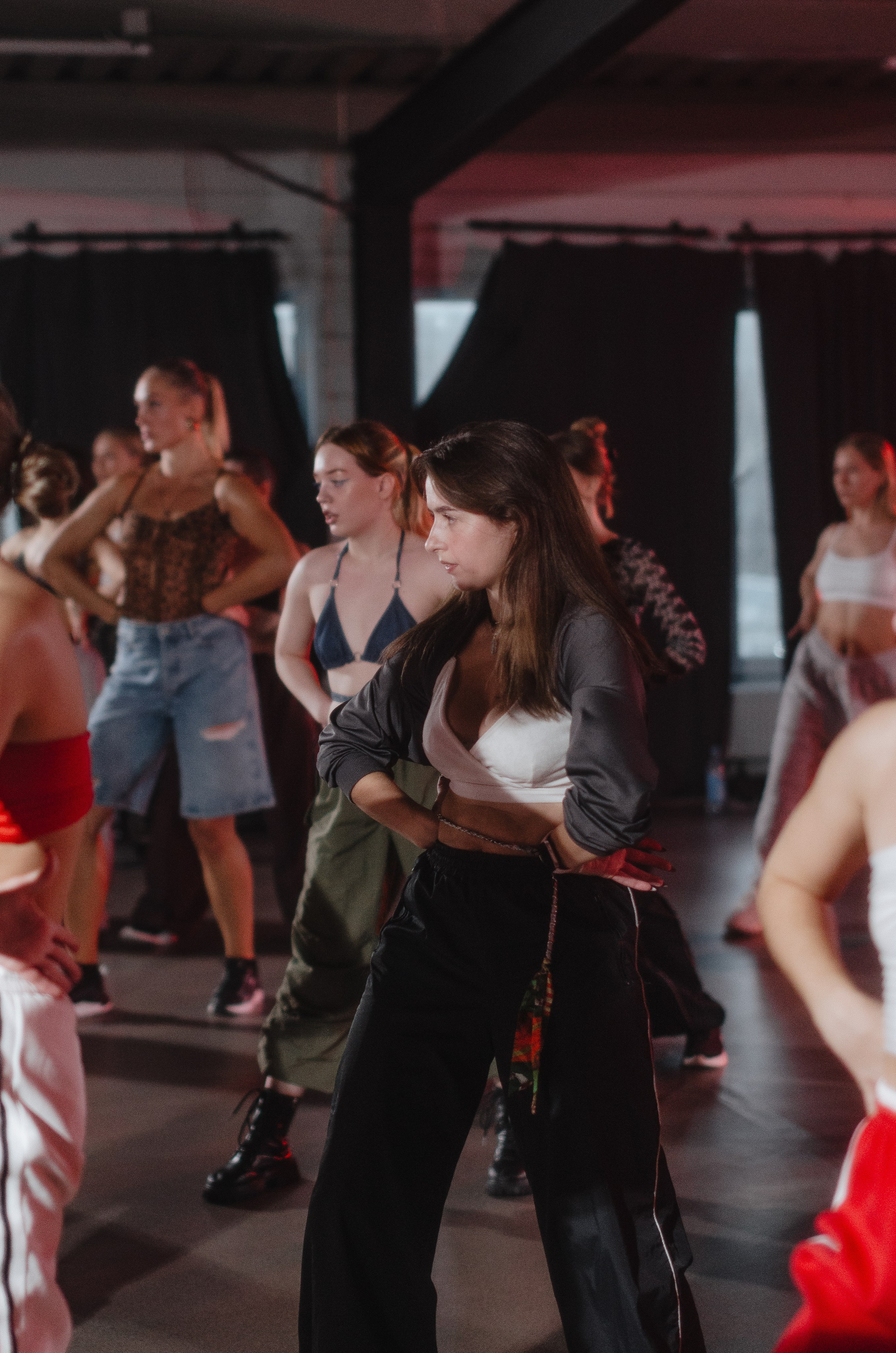 Мастер-классы по High Heels/Girly hip-hop от Оксаны ATTA. Денисова Аля — фотограф для парных съемок и индивидуальных историй в Барнауле