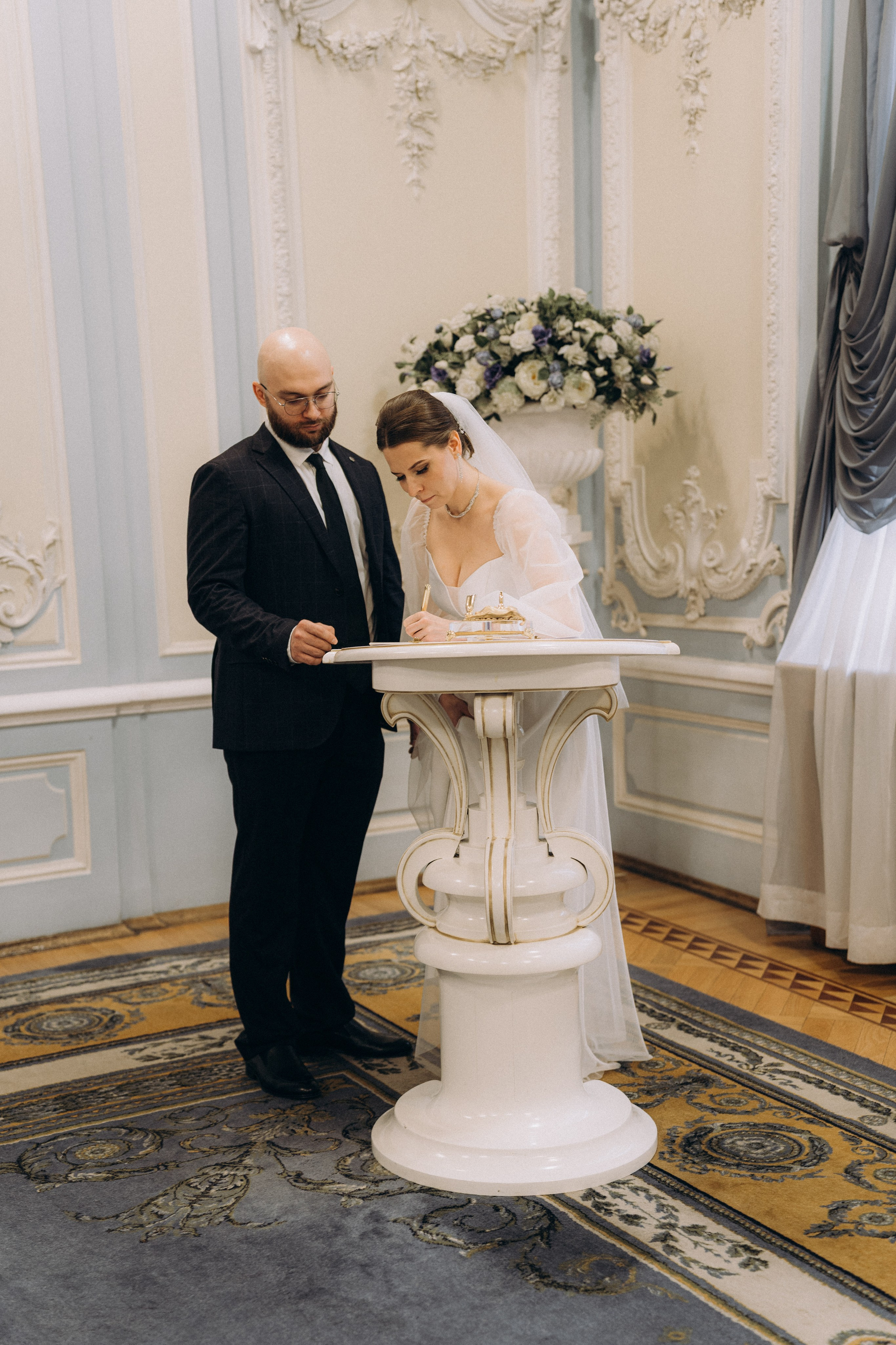 СВАДЕБНАЯ СЬЕМКА ВО ВТОРОМ ДВОРЦЕ (ДЕКАБРЬ) ТАКЖЕ СЬЕМКА В СТУДИИ НА ЧЕРНЫШЕВСКОЙ. Профессиональный фотограф, Санкт-Петербург — Виктория Богомолова