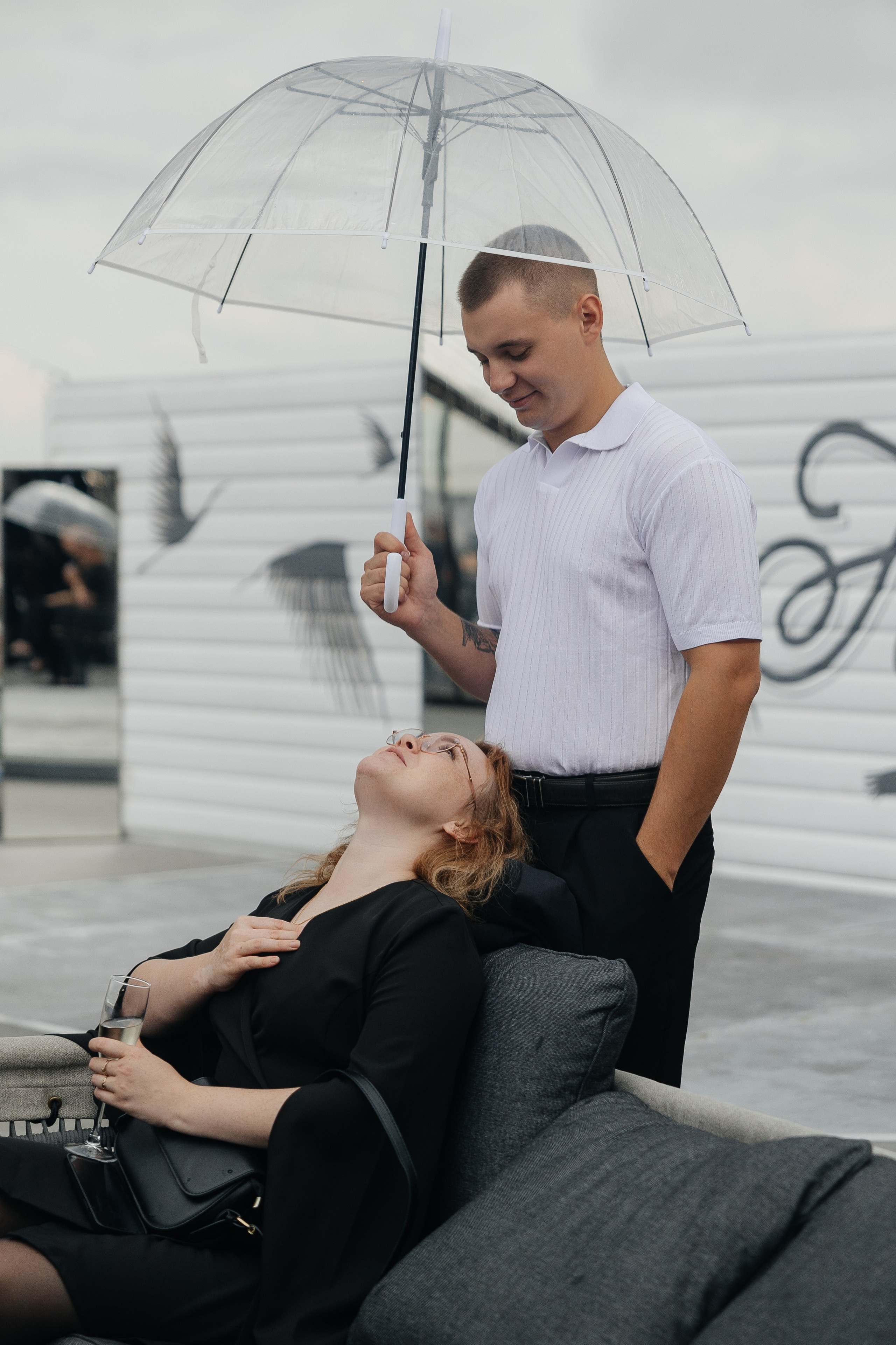 Rain falls down. Главная