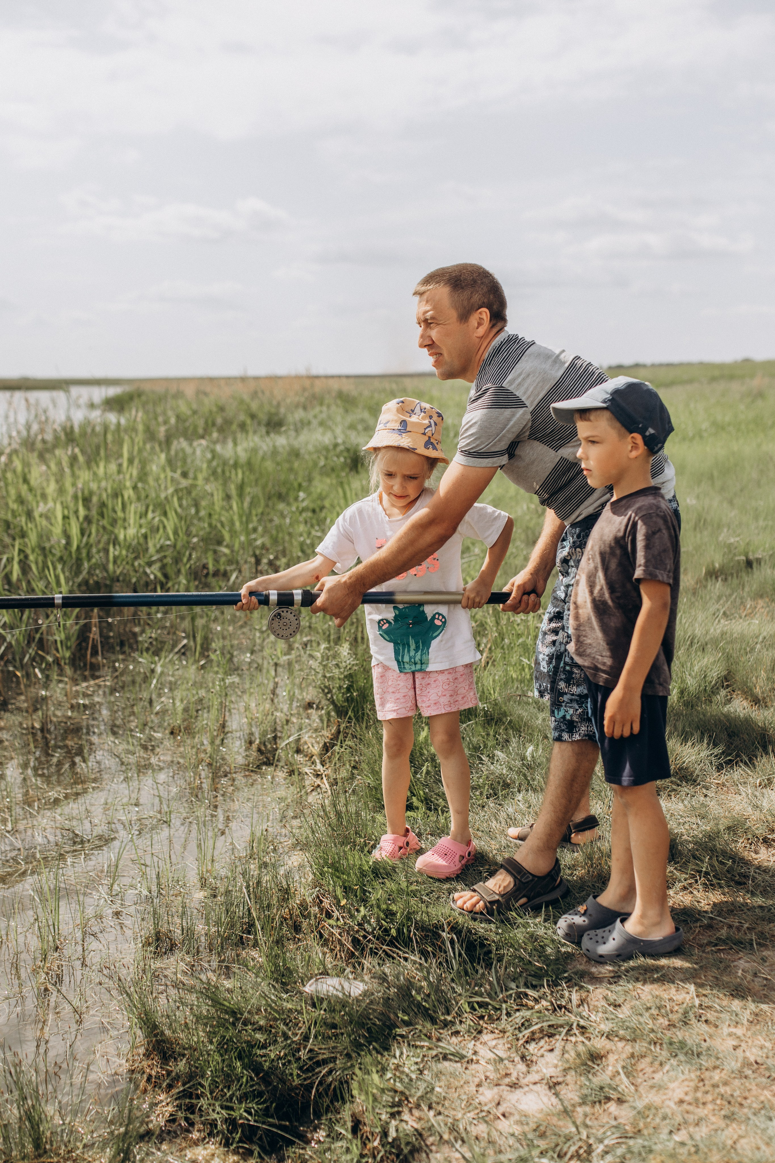 Семейная рыбалка. Семейный фотограф lifestyle в Новосибирске Елена Шпилевая